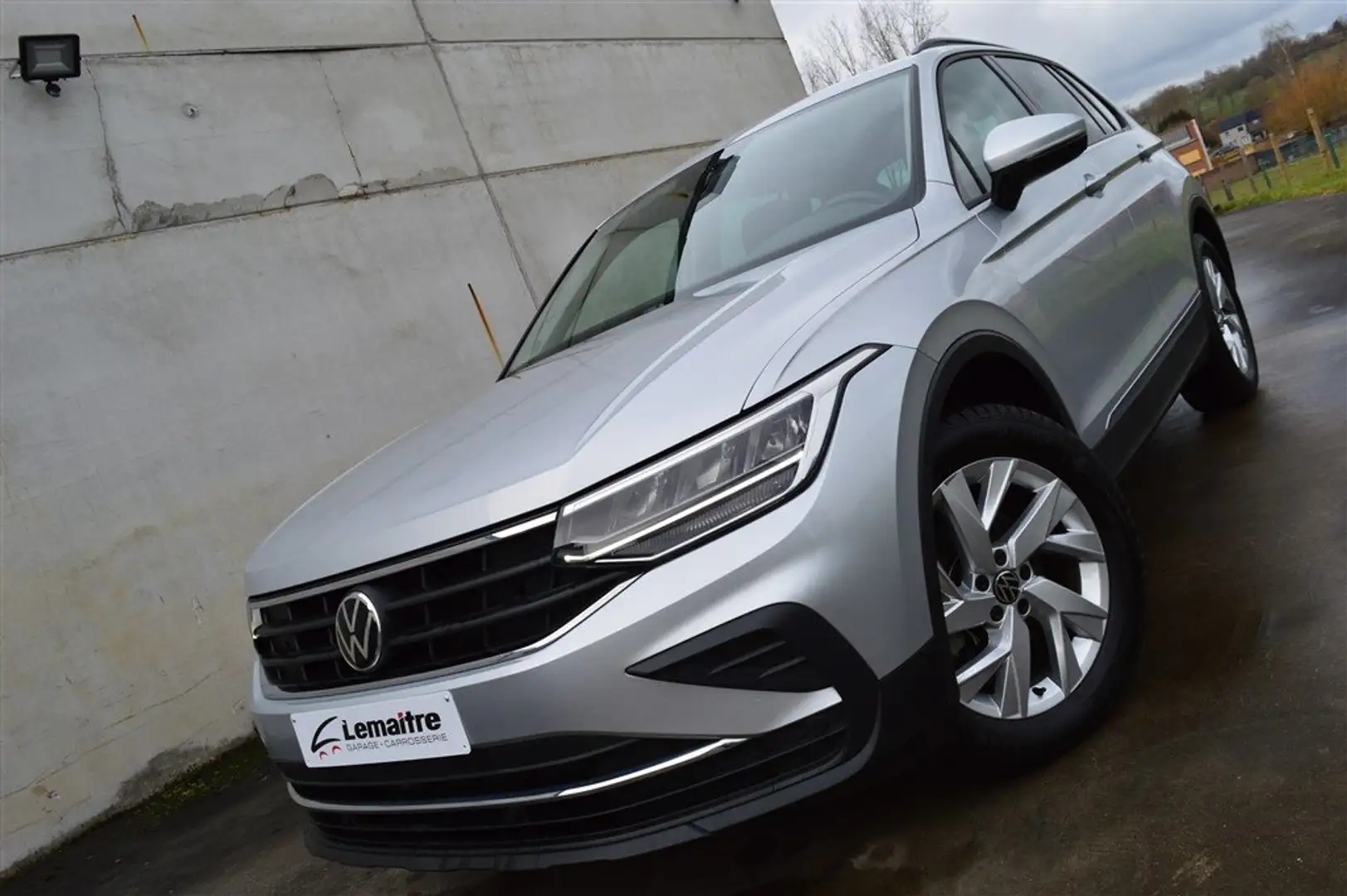 Volkswagen Tiguan 1.5 TSI 150Pk Life DSG /PANO /CARPLAY /CUIR Grijs - 1