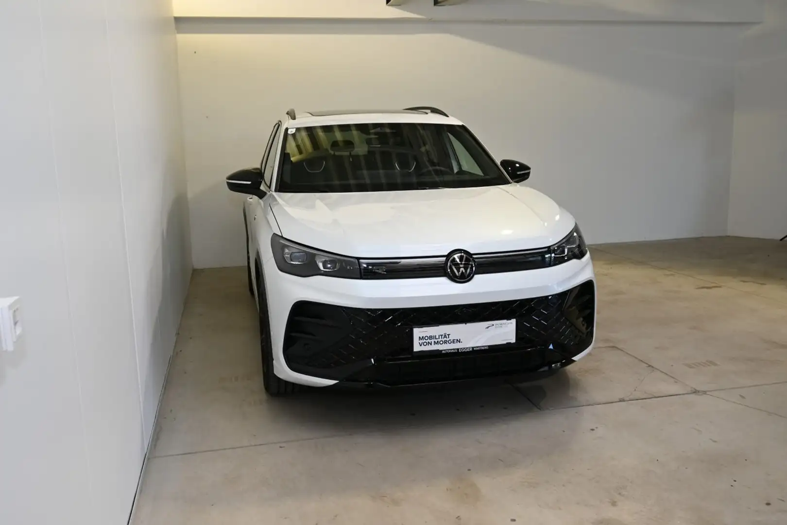 Volkswagen Tiguan Sport TDI DSG Weiß - 2