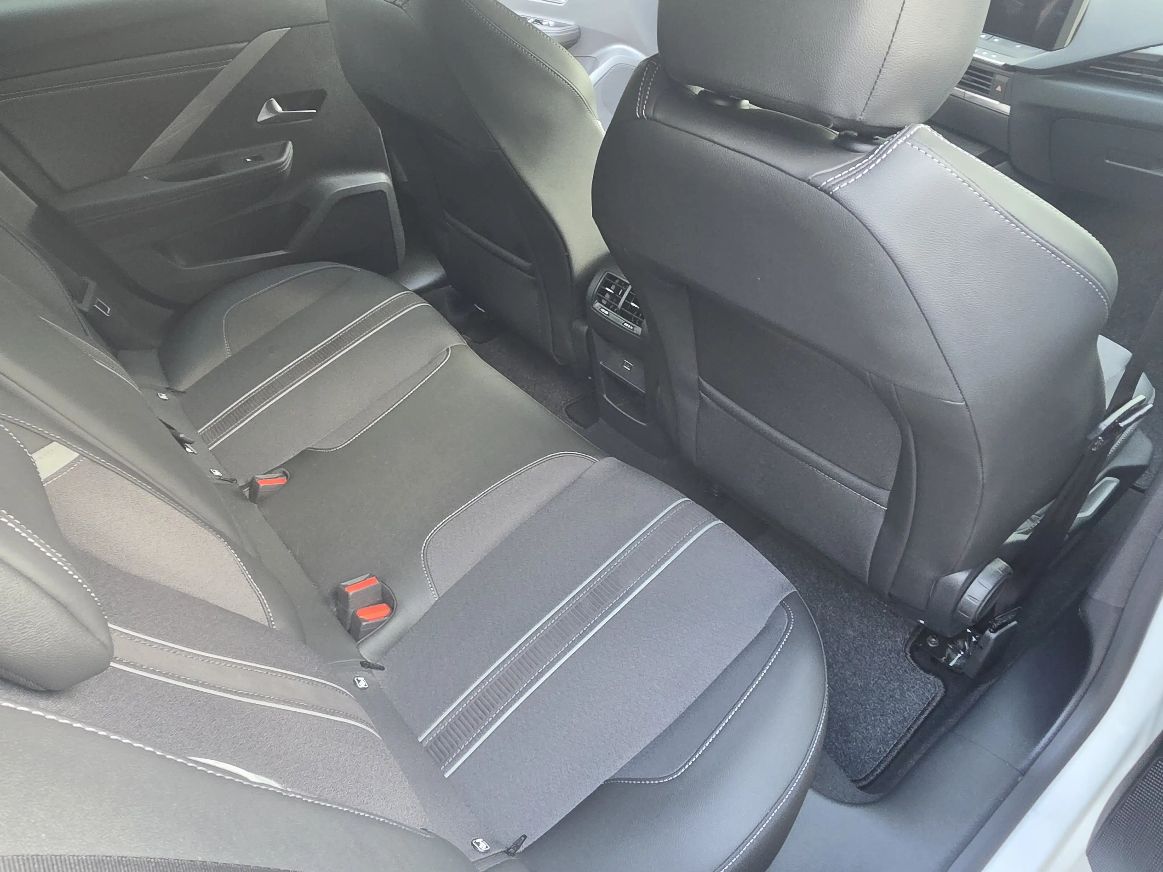Opel Astra L ST GS Automatik NAVI Sitz-+Lenkradhzg. DAB Radio — photo 12