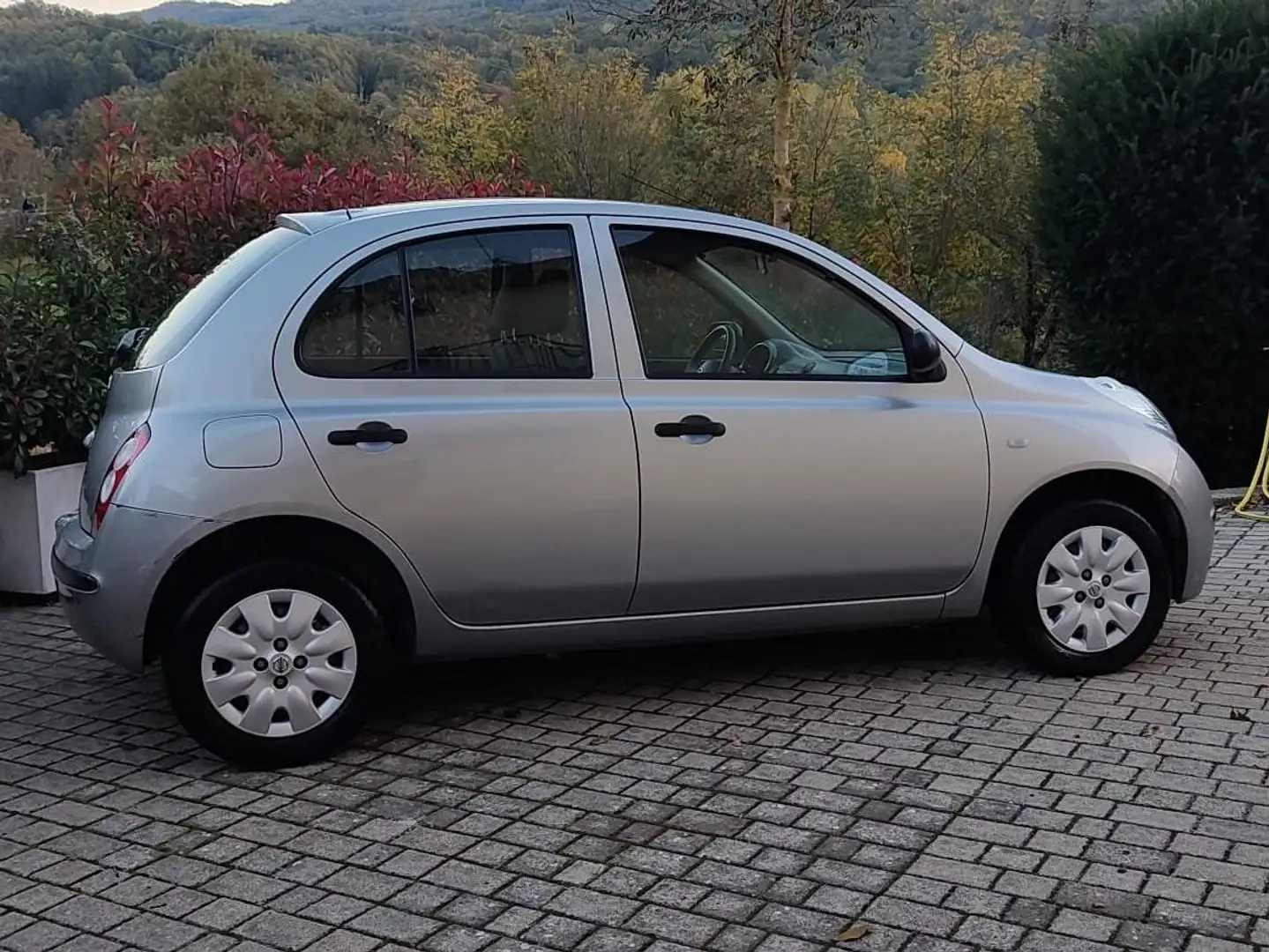 Nissan Micra Micra 5p 1.2 Junior Argento - 1