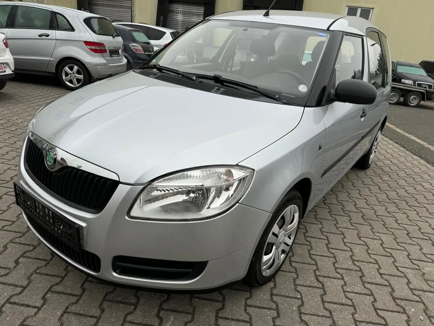 Skoda Roomster Plus Edition Silber - 2