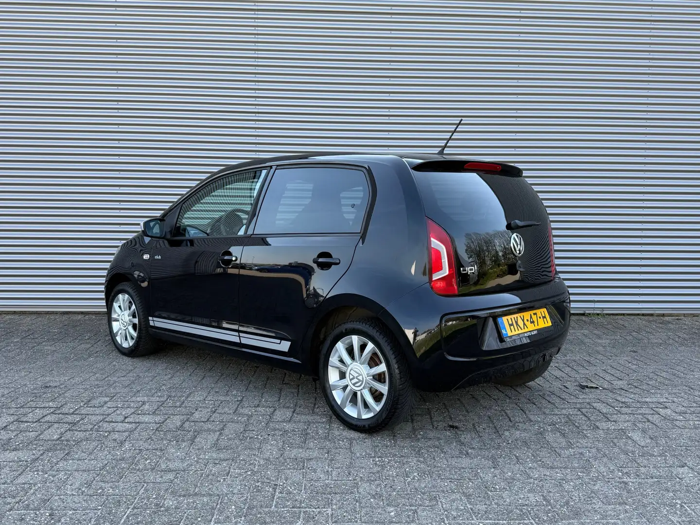 Volkswagen up! 1.0 Club up! | Navi | Bluetooth | 5 Deurs | Alu ve Zwart - 2