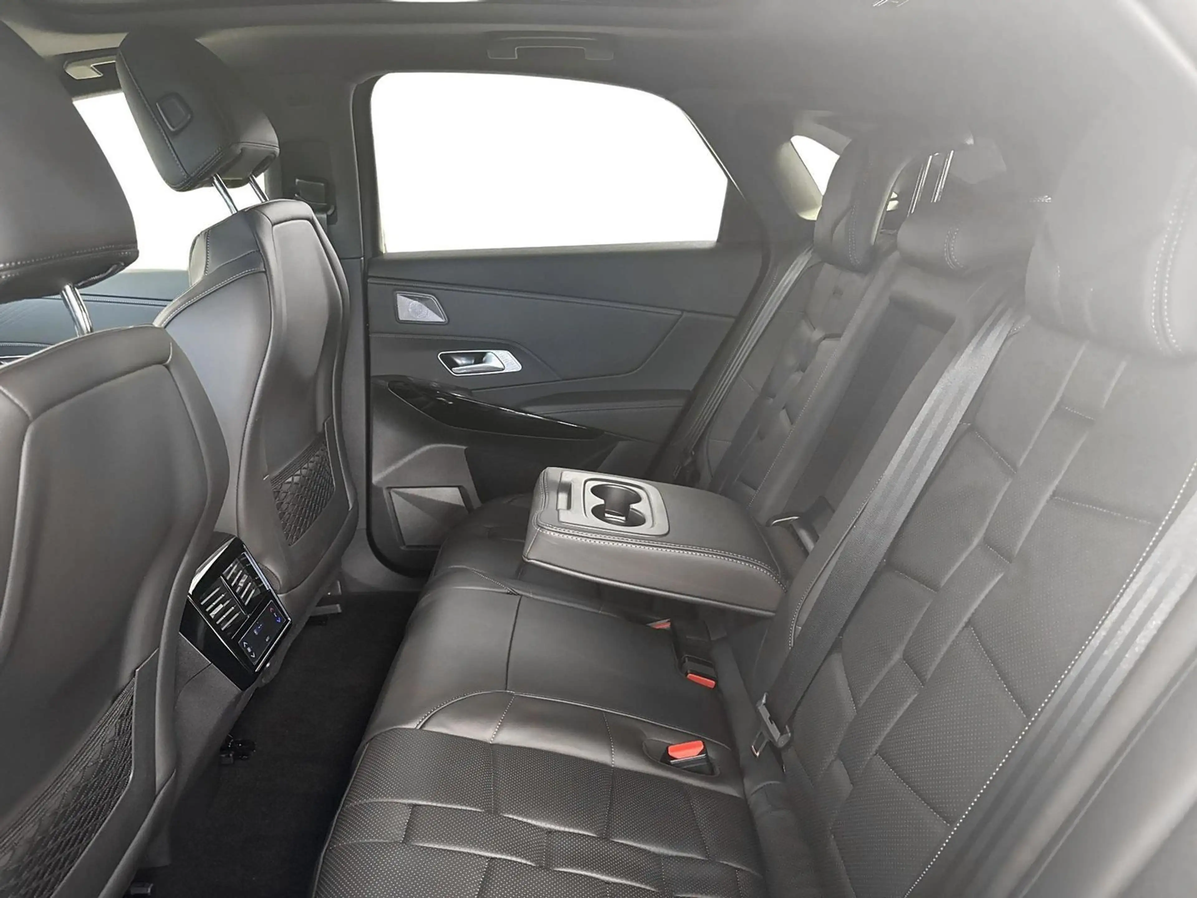 DS Automobiles DS 7 Crossback ÉTOILE Diesel 130PS Comfort-Paket — photo 8