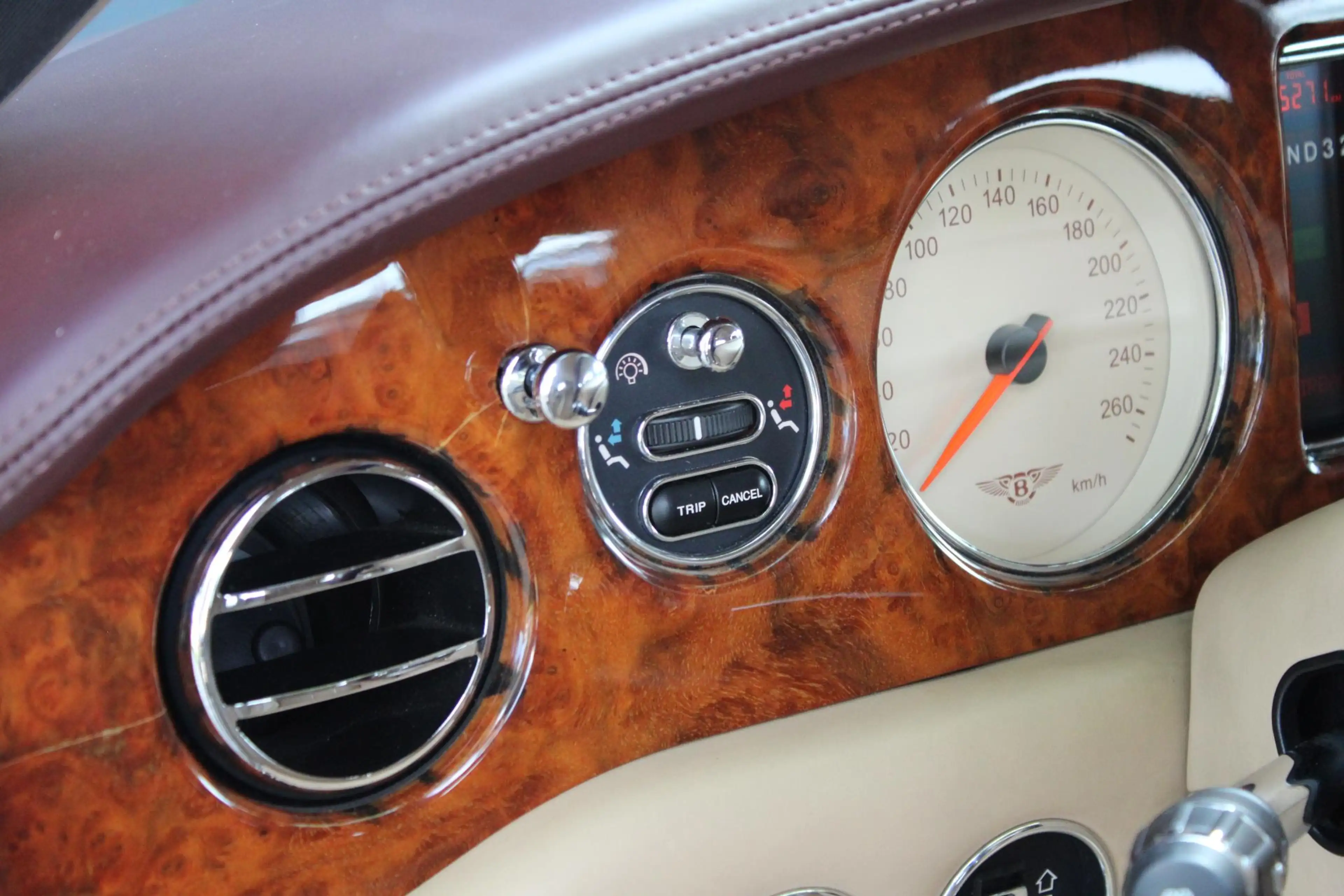 Bentley Arnage R 6.75-V8 | Two-Tone Interieur | Verw. & Verst. St — photo 47