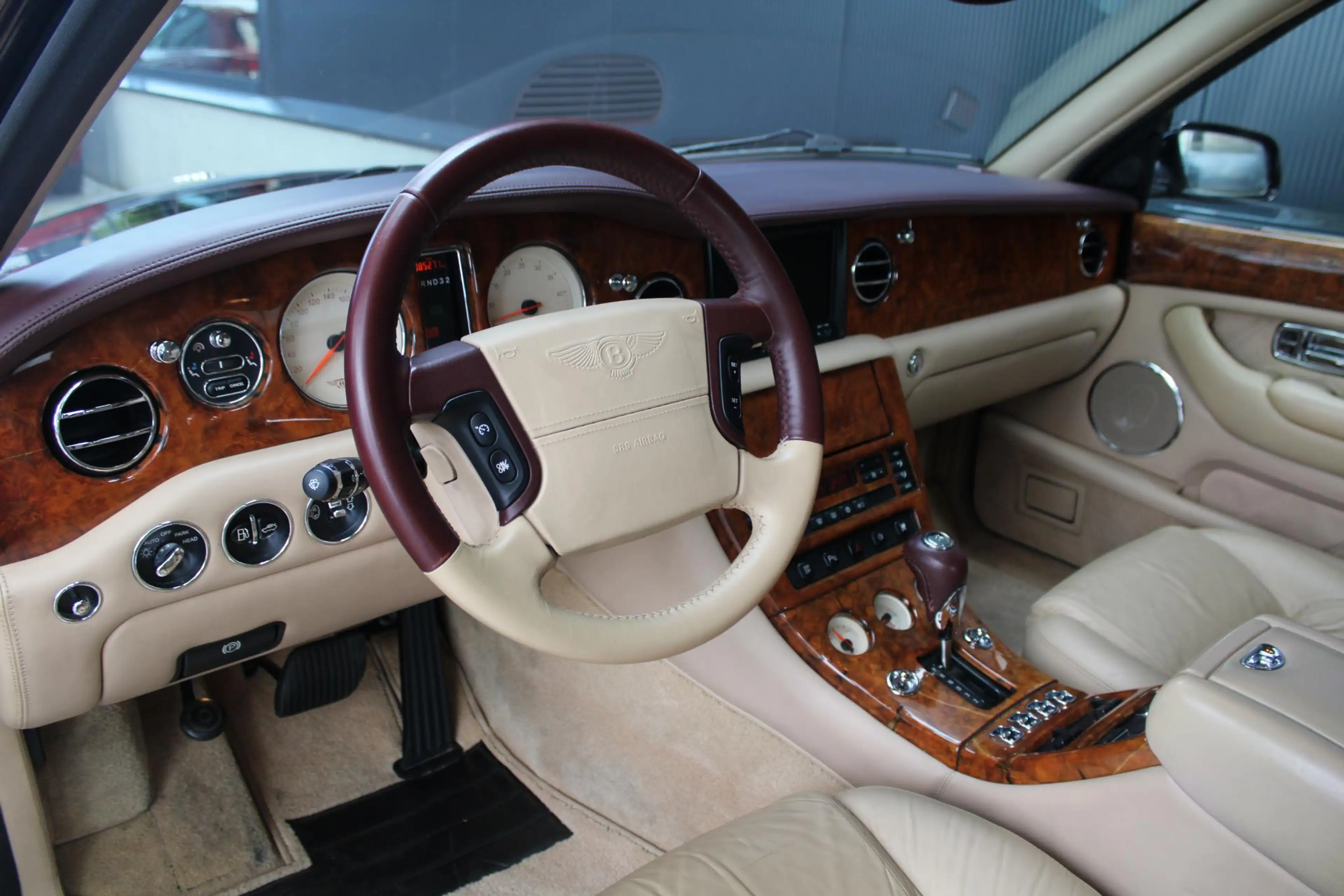 Bentley Arnage R 6.75-V8 | Two-Tone Interieur | Verw. & Verst. St — photo 7