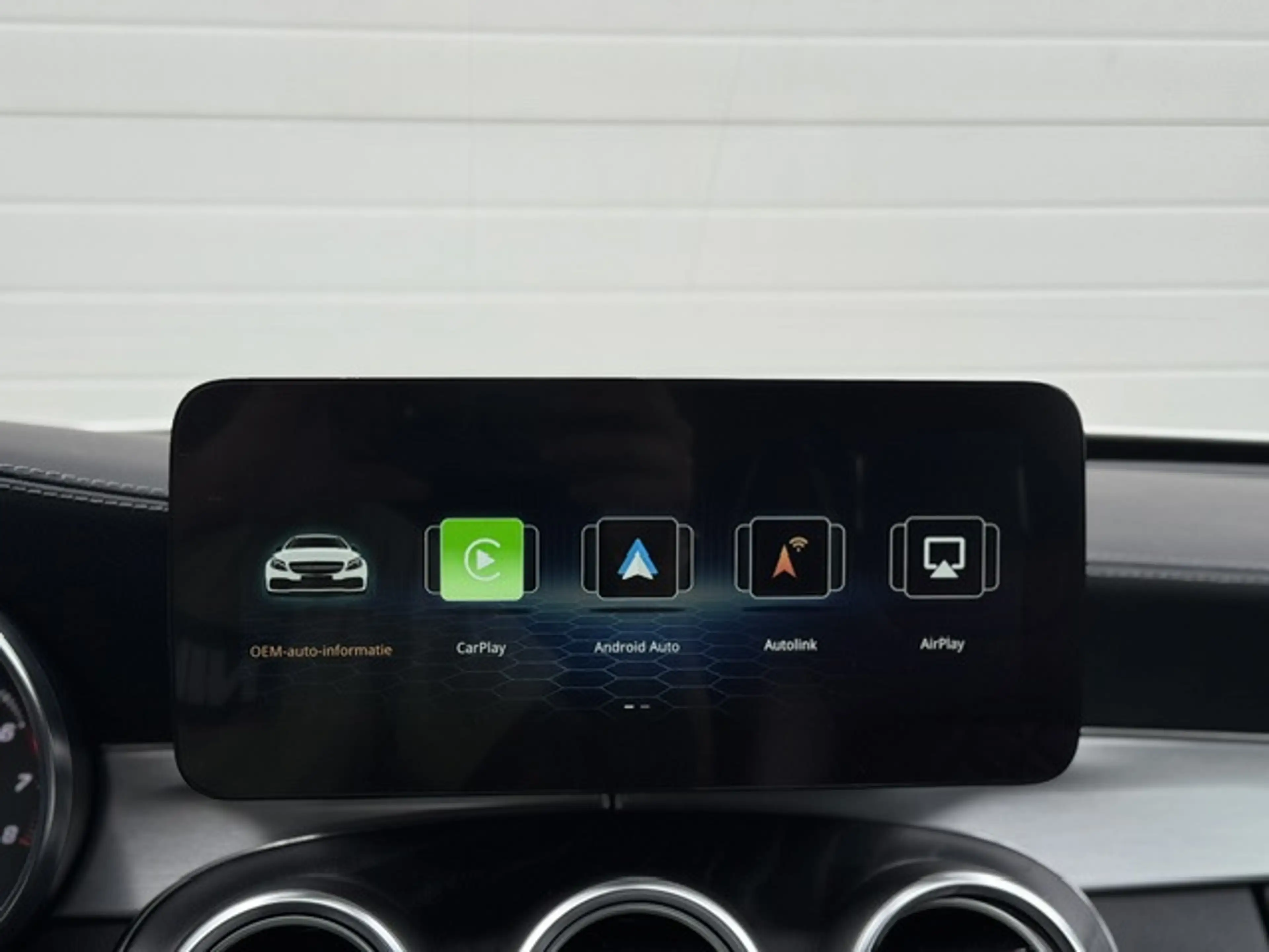Mercedes-Benz C 200 Cabrio AMG Edition 1 Designo — photo 17
