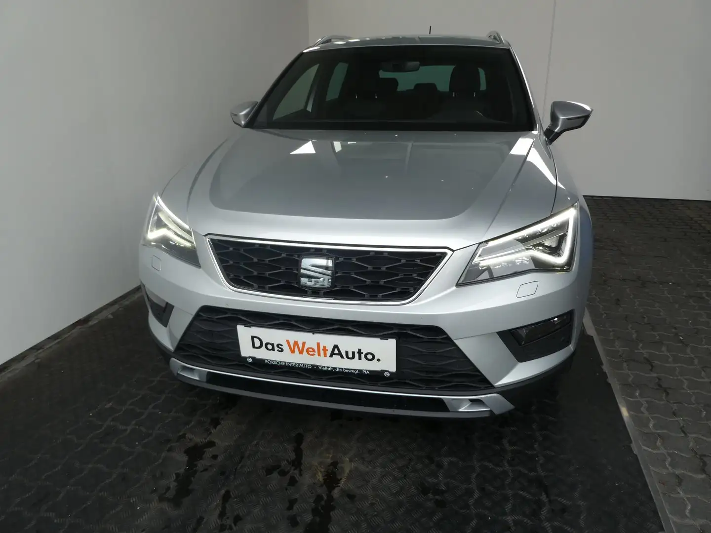 SEAT Ateca Xcellence 1.4 TSI ACT Silber - 2