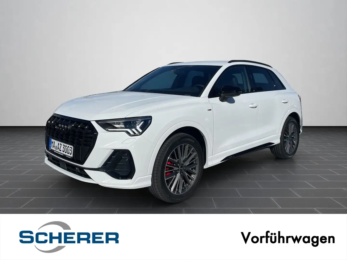 Audi Q3 S line 40 TFSI quattro 140(190) kW(PS) S tron Weiß - 1