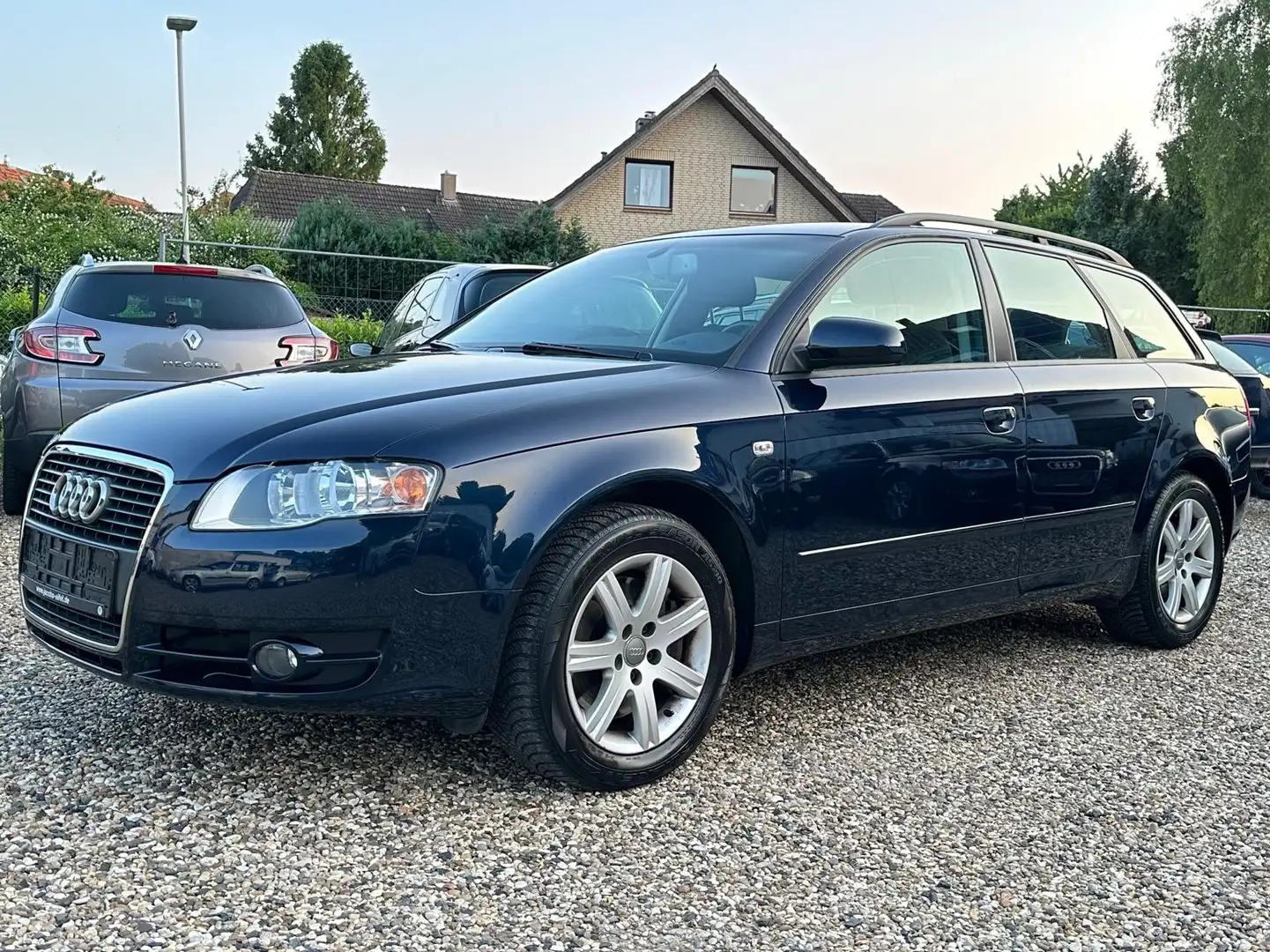 Audi A4 2.7 V6 TDI 1Hand Navi Klima Scheckheft 6-Gang Blau - 1