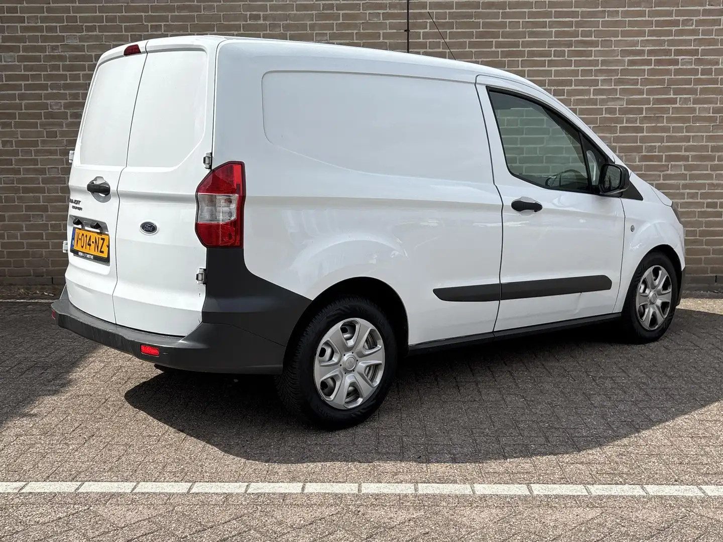 Ford Transit Courier 1.5 TDCI Economy Edition € 3.950 NETTO | Euro 6 | Wit - 2