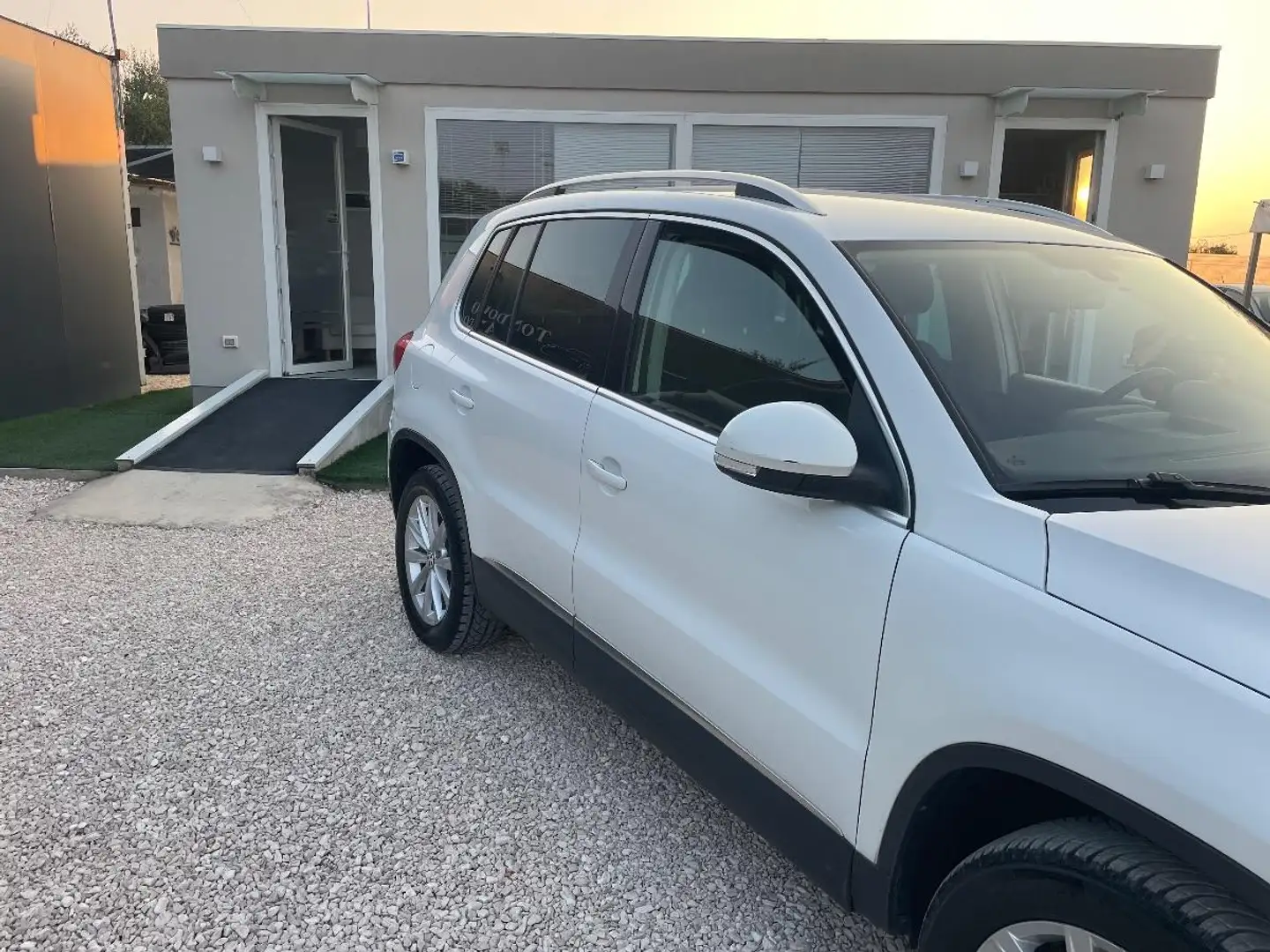 Volkswagen Tiguan 2.0 TDI 140 CV 4motion DSG Sport & Style Bianco - 2