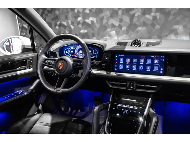 Porsche Cayenne view 14