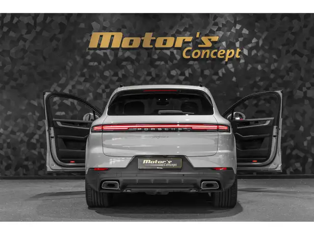 Porsche Cayenne view 5