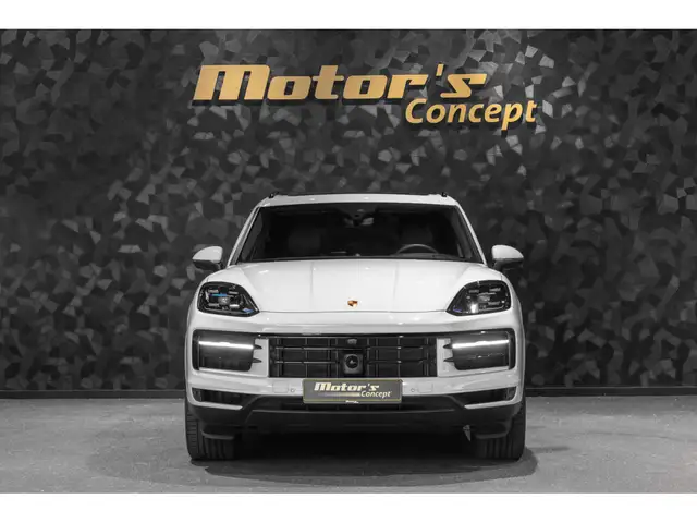 Porsche Cayenne view 4