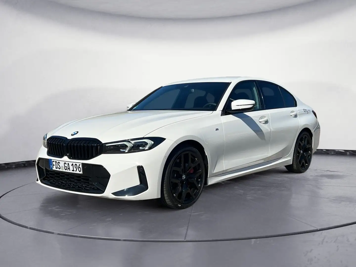 BMW 320 d xDrive Limousine Navi Bluetooth PDC MP3 Sch Weiß - 2