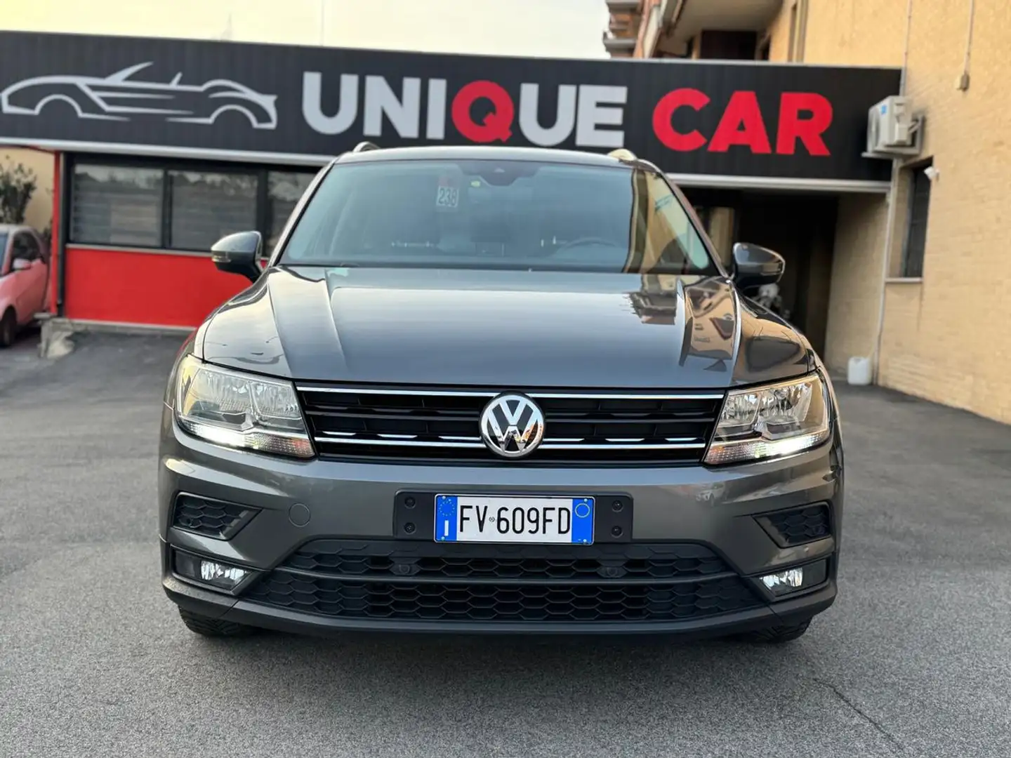 Volkswagen Tiguan 2.0 TDI SCR DSG Business BlueMotion Technology Grigio - 2