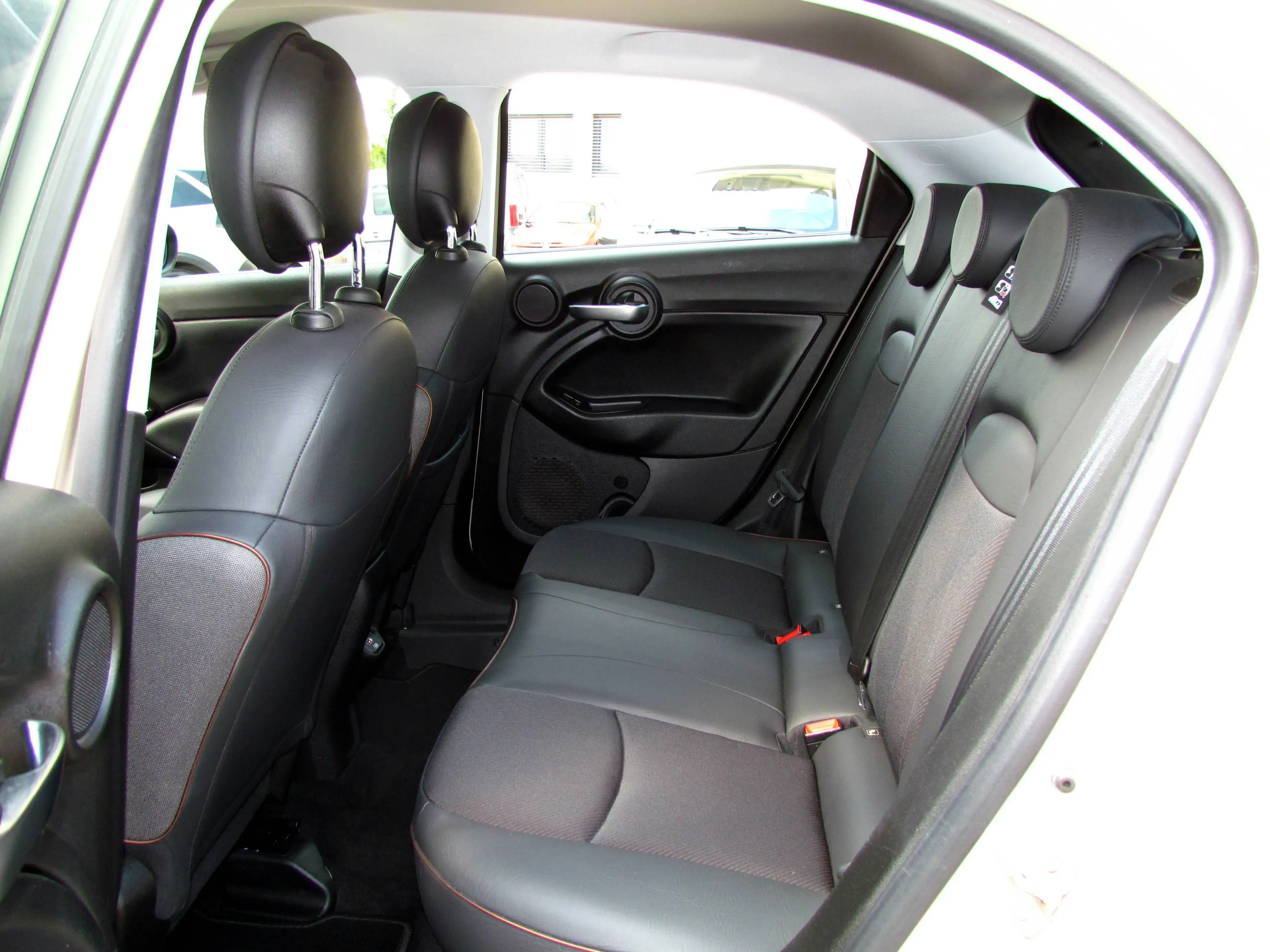 Fiat 500X 1,3 Cross*NAVI*LED*CAM*Teilleder*KLIMA* TOP — photo 13