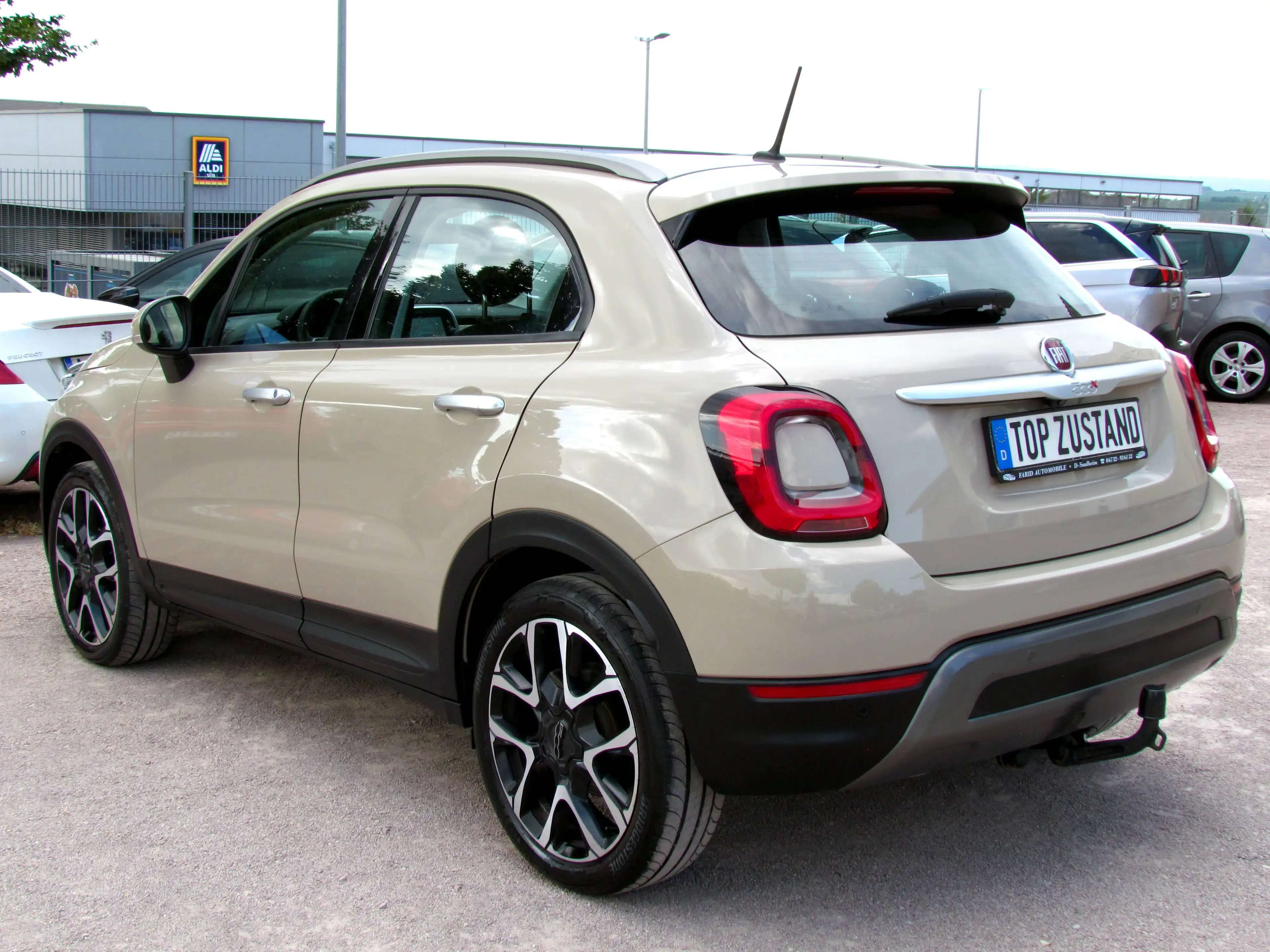 Fiat 500X 1,3 Cross*NAVI*LED*CAM*Teilleder*KLIMA* TOP — photo 6