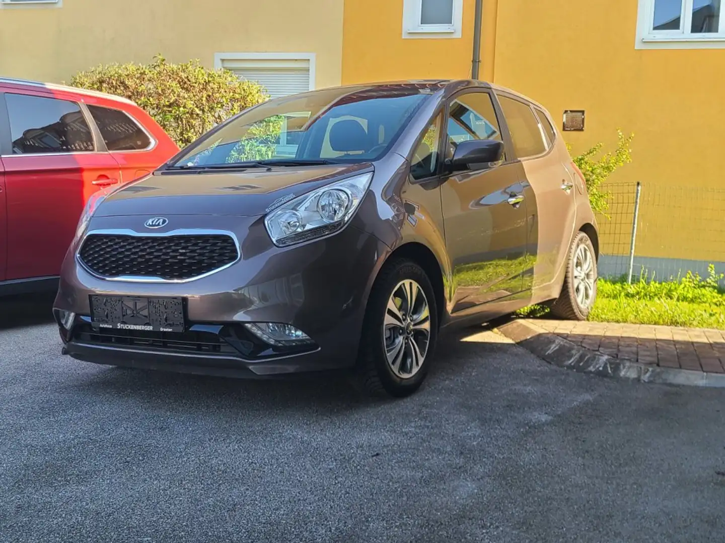 Kia Venga Gold Team 1,4 MPI Marrone - 1