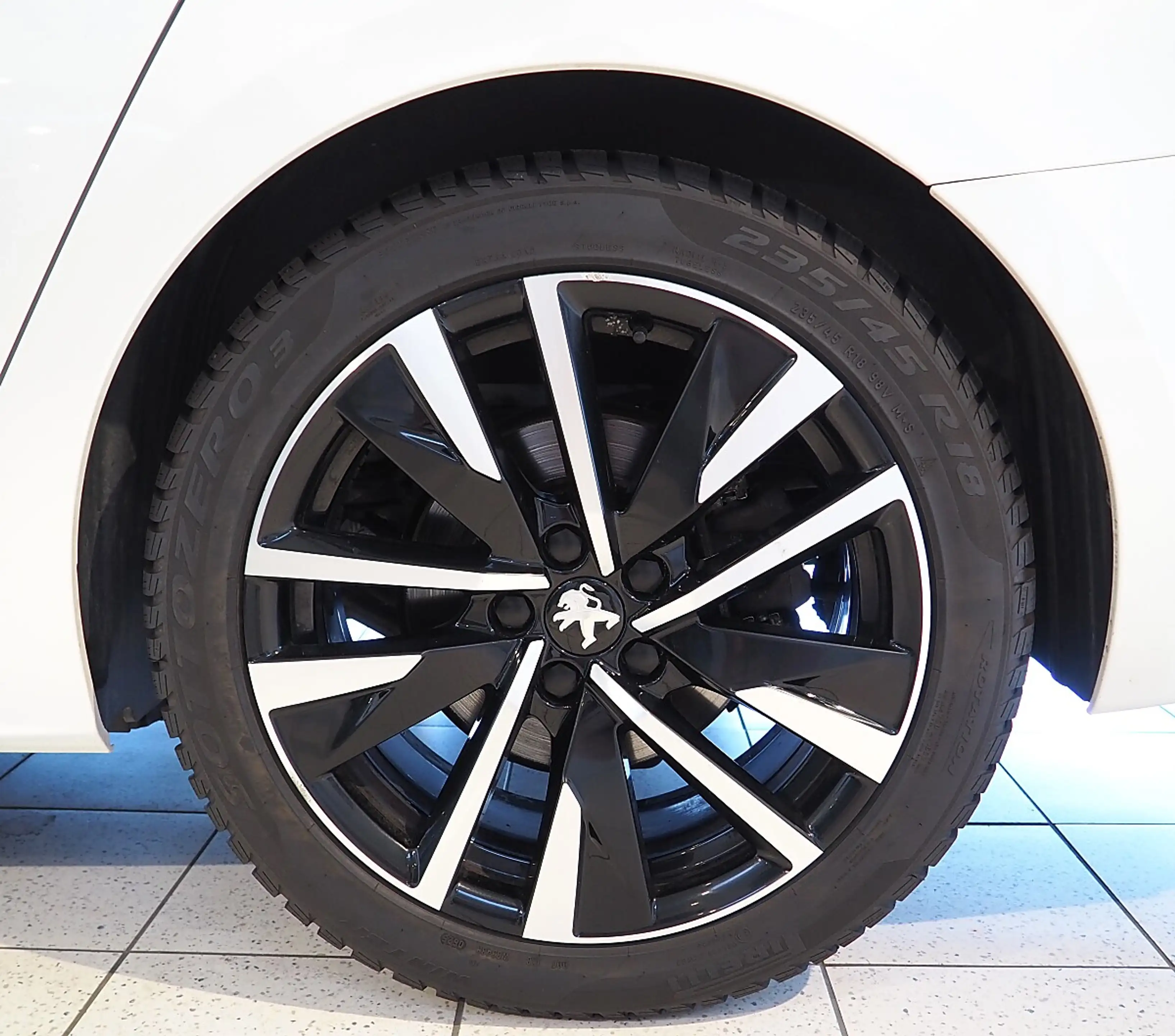 Peugeot 508 1,5 BlueHDi 130 EAT8 S&S GT Line Aut. -- Automa... — photo 11