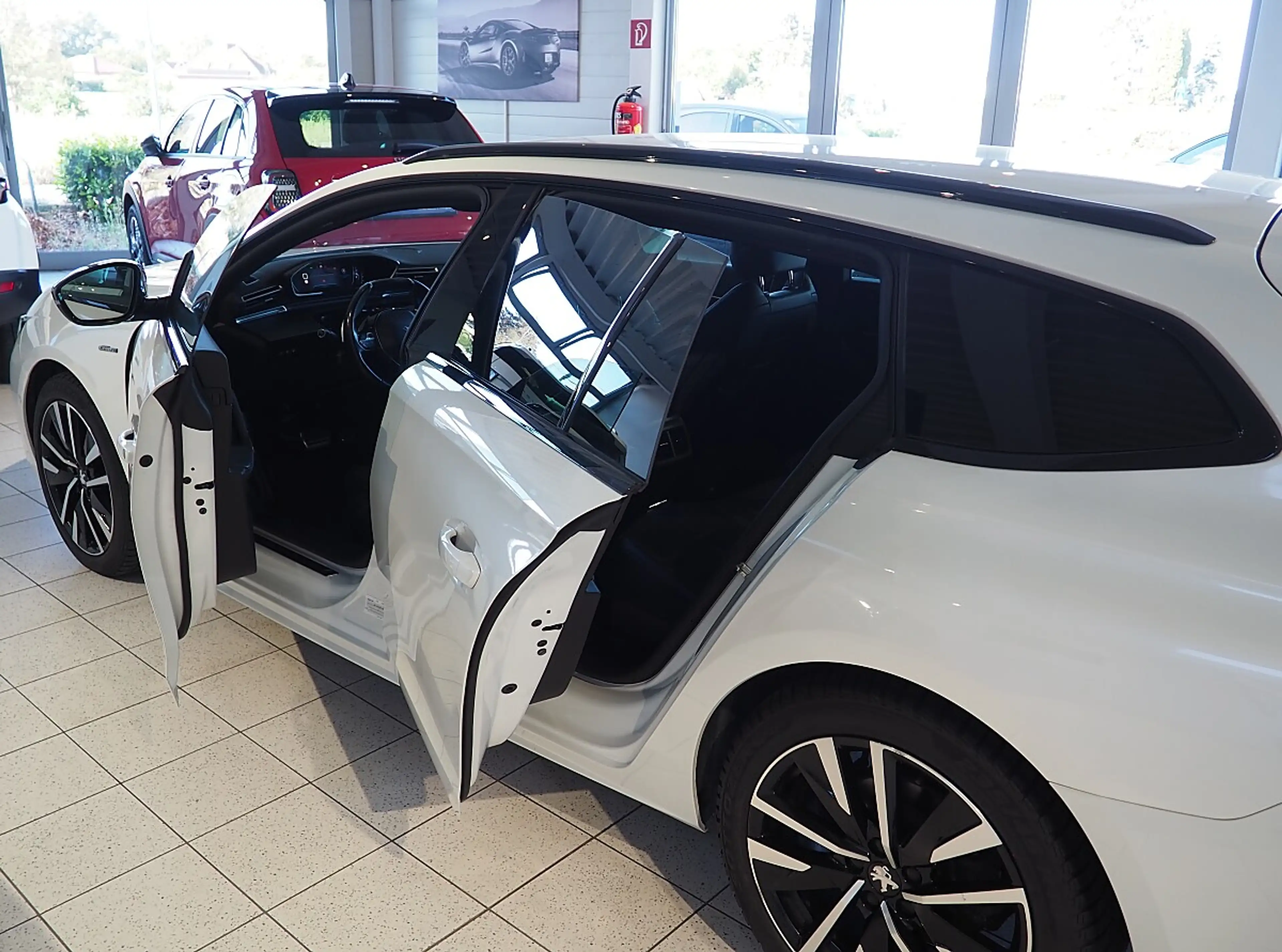 Peugeot 508 1,5 BlueHDi 130 EAT8 S&S GT Line Aut. -- Automa... — photo 10