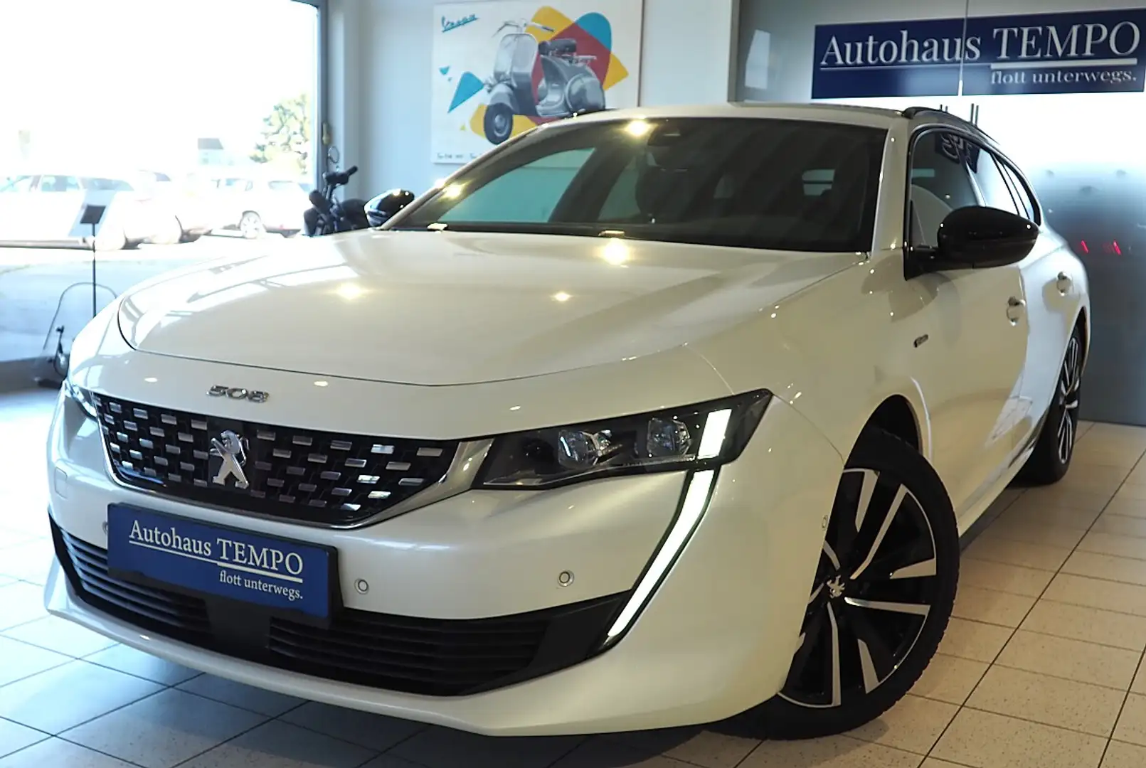 Peugeot 508 1,5 BlueHDi 130 EAT8 S&S GT Line Aut. -- Automa... Weiß - 1