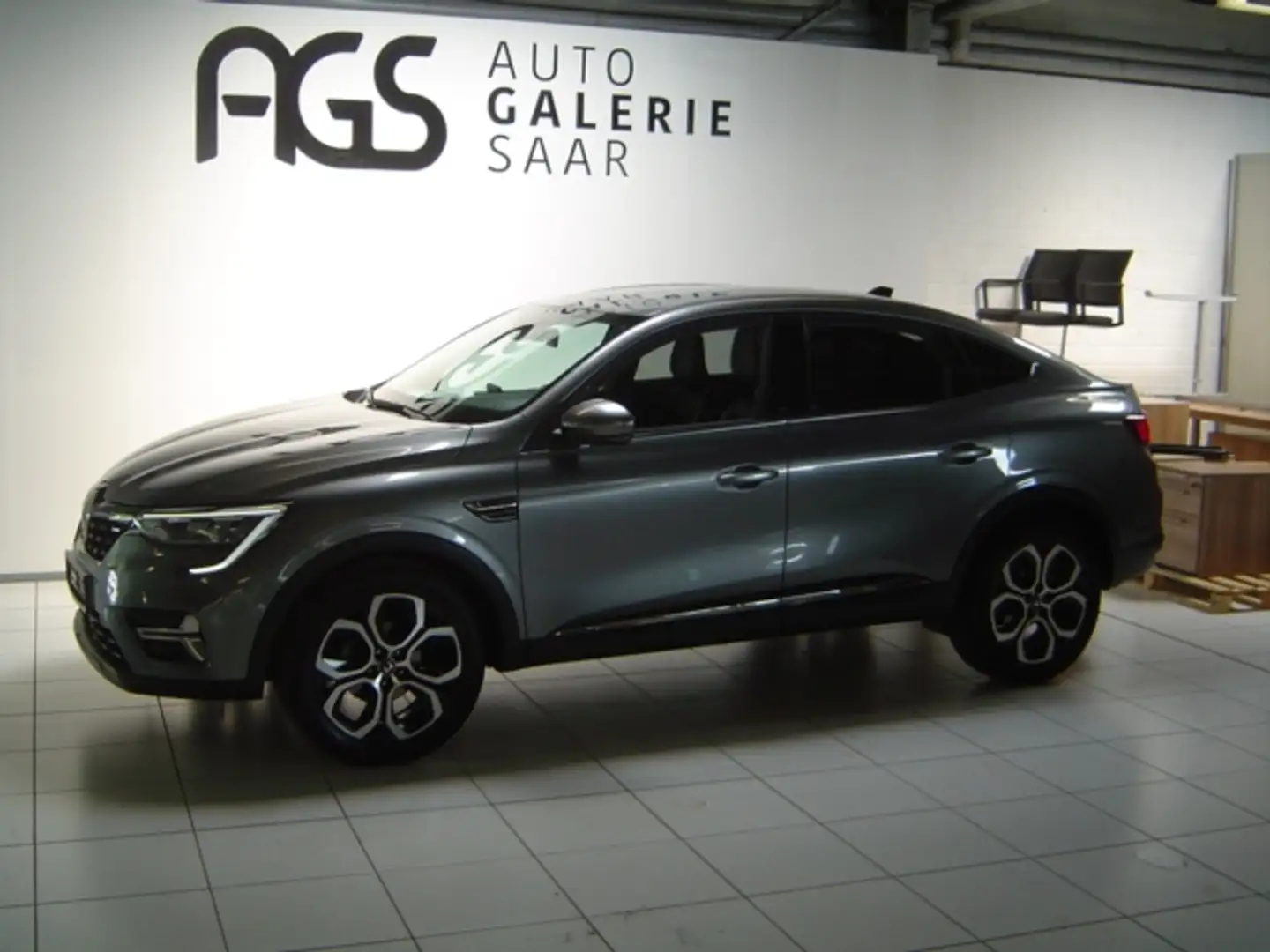 Renault Arkana Techno 1.3 TCe 140 Mild-Hybrid EU6d Navi+Winterpak Šedá - 1