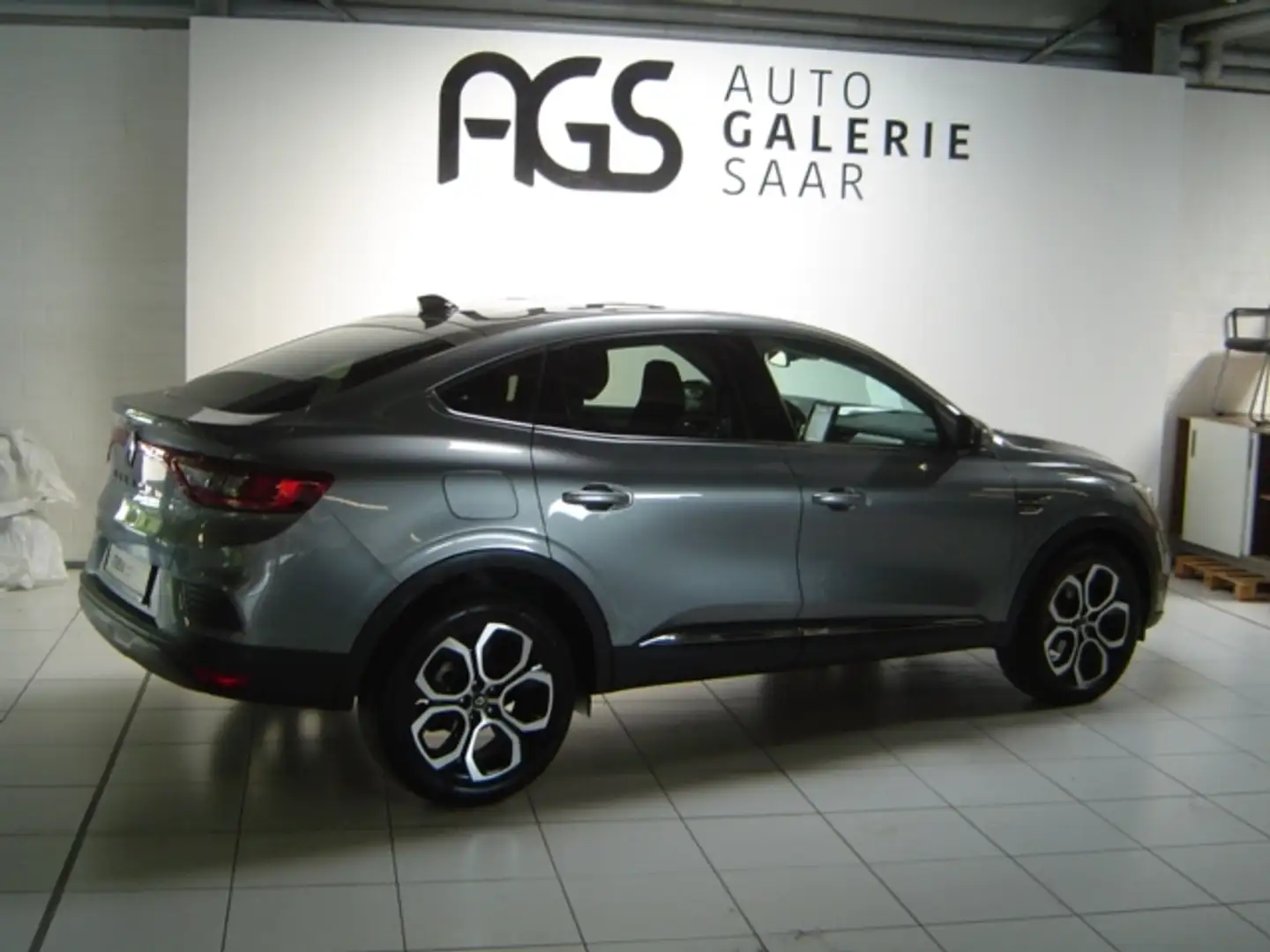 Renault Arkana Techno 1.3 TCe 140 Mild-Hybrid EU6d Navi+Winterpak Šedá - 2