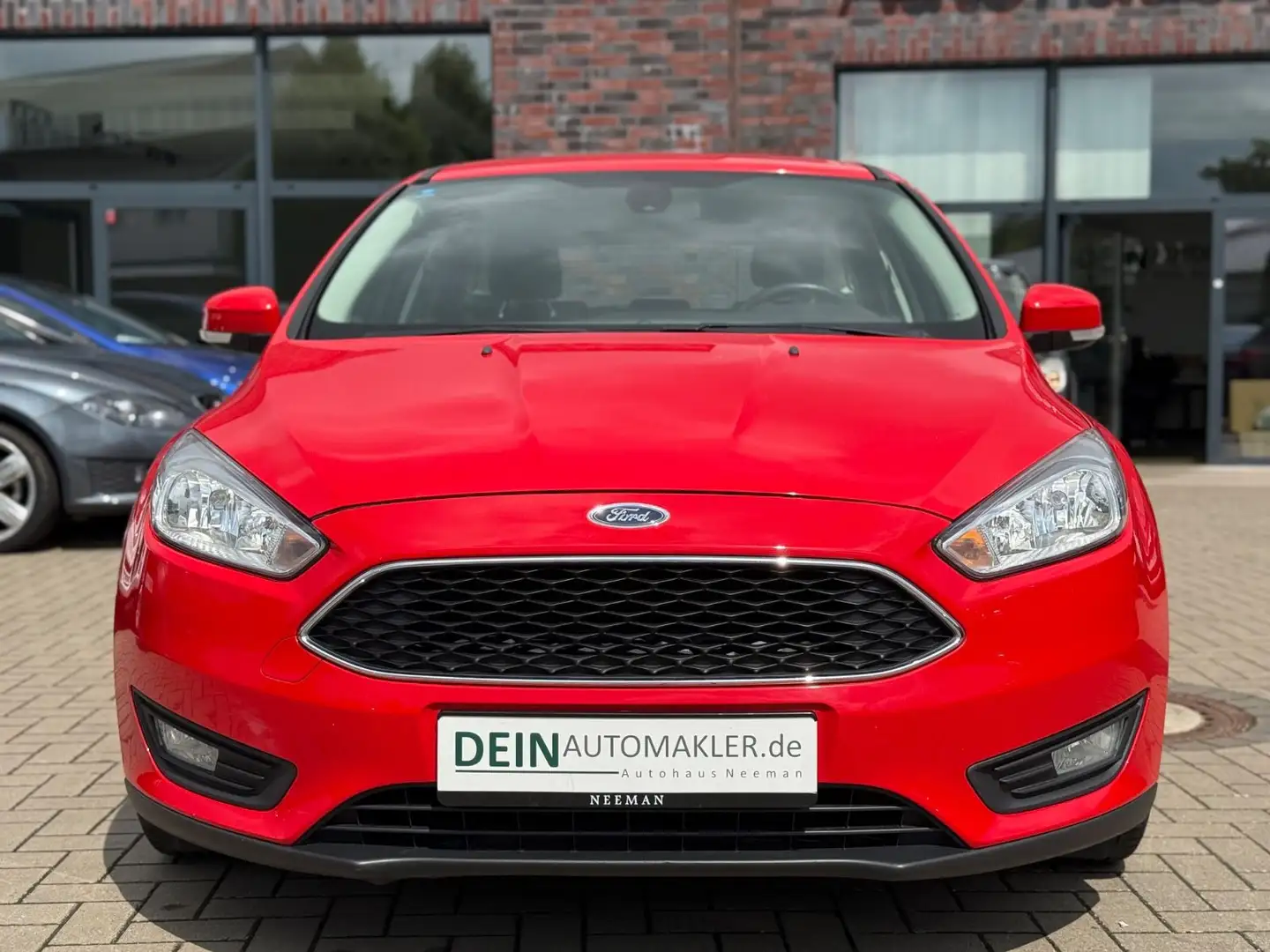 Ford Focus Turnier Business *PDC*NAVI*KLIMA* Rood - 2