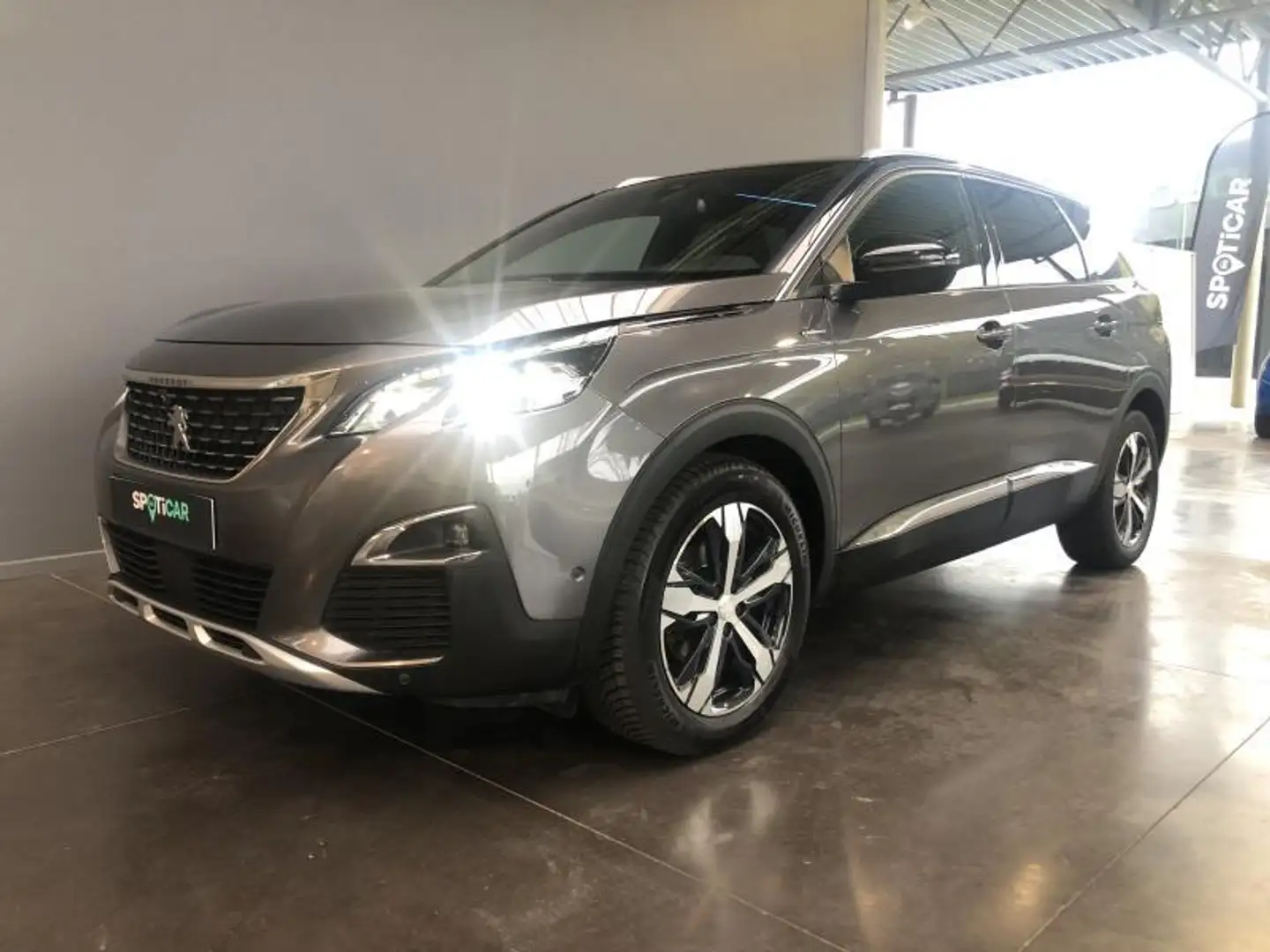 Peugeot 5008 1.2 THP 130 GT Man6. Gris - 1