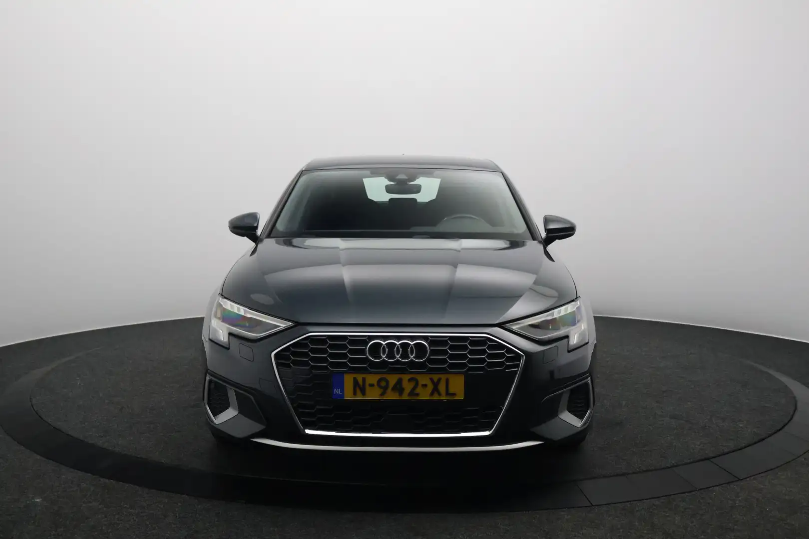 Audi A3 Sportback 35 TFSI Advanced Edition | Matrix Led | Grau - 2
