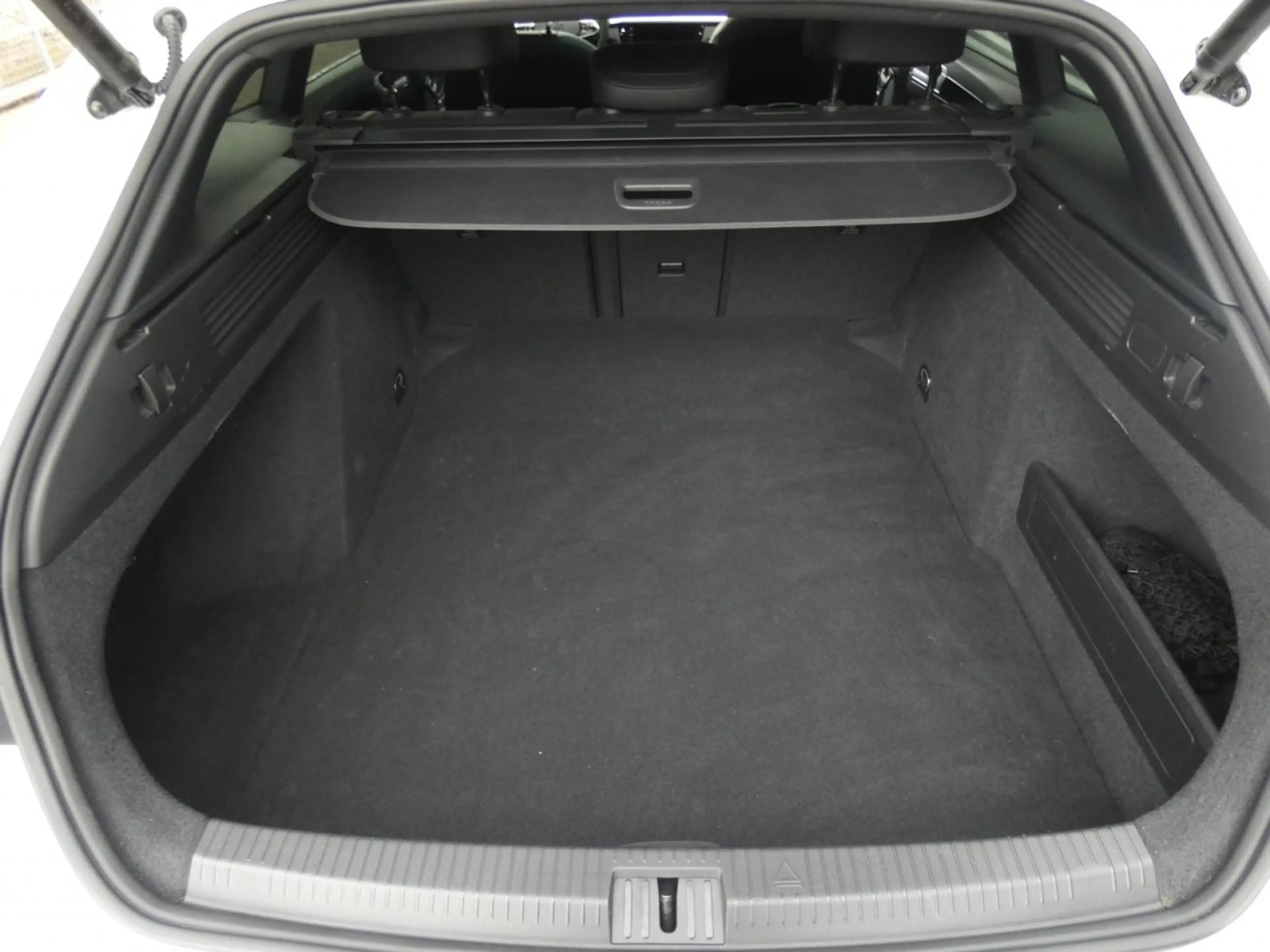 Volkswagen Arteon Shooting Brake R-Line Arteon Shootingbrake 2.0 TSI DSG R-Line LED Navi — photo 8