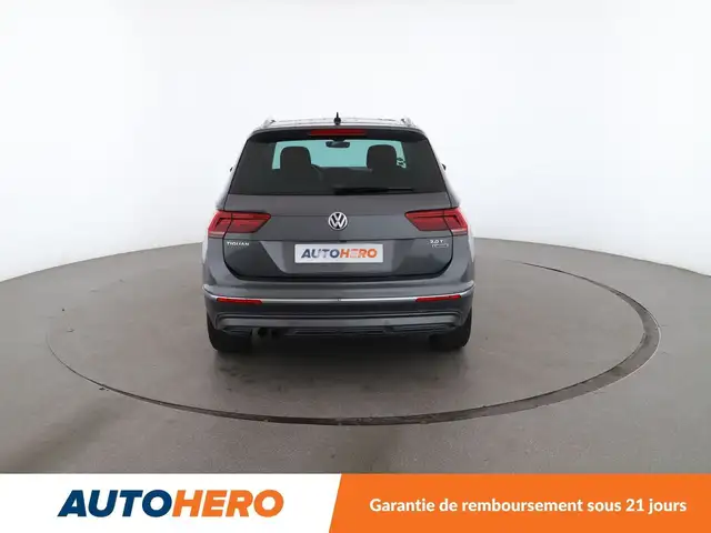 Volkswagen Tiguan view 5