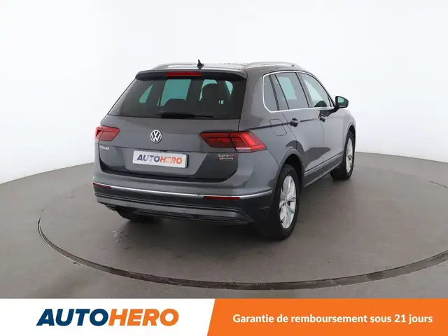 Volkswagen Tiguan view 6