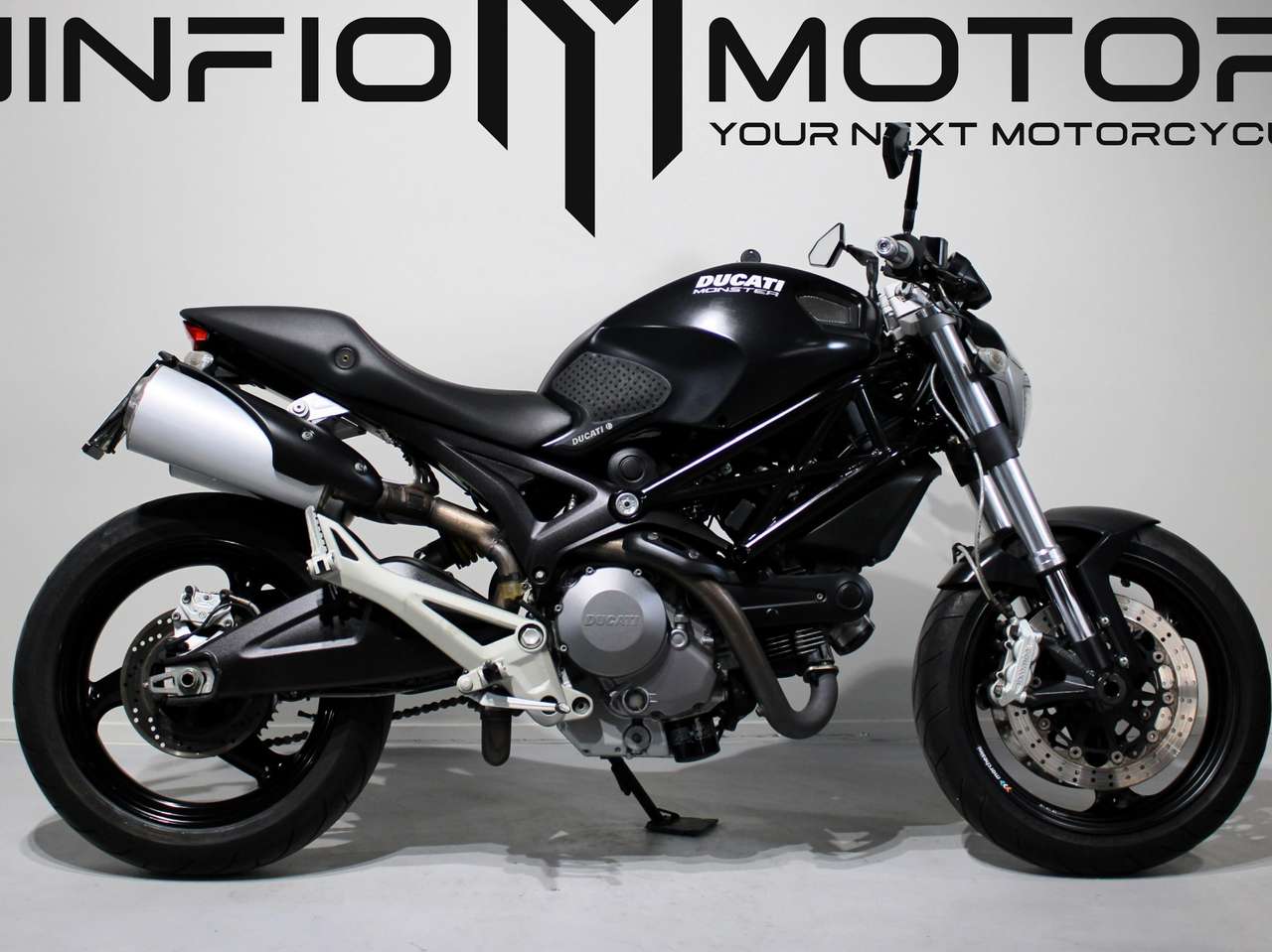 Ducati Monster 696