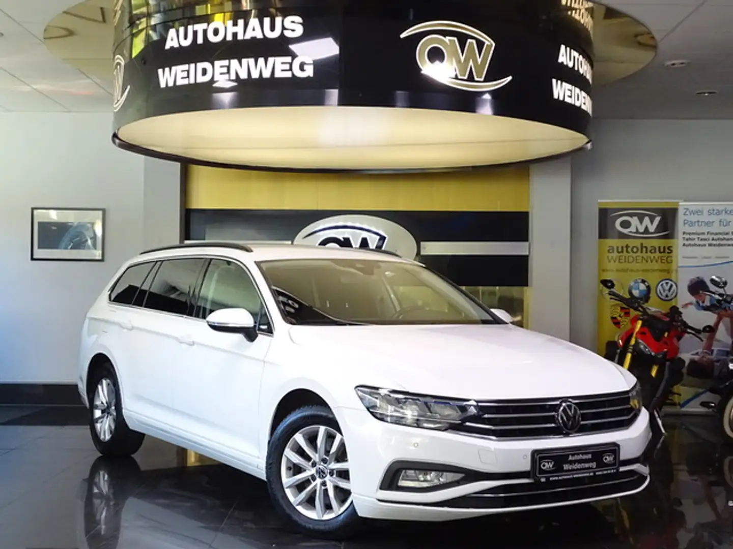 Volkswagen Passat Variant 2.0TDI DSG Komfort LED Navi AHK Blanc - 1
