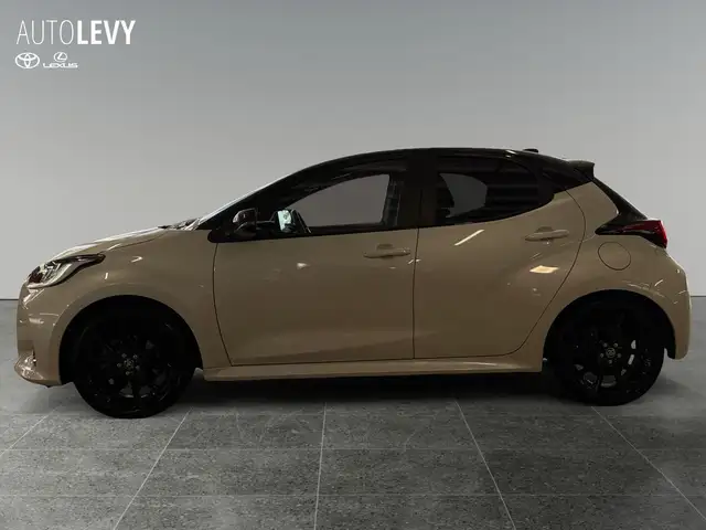 Toyota Yaris view 3