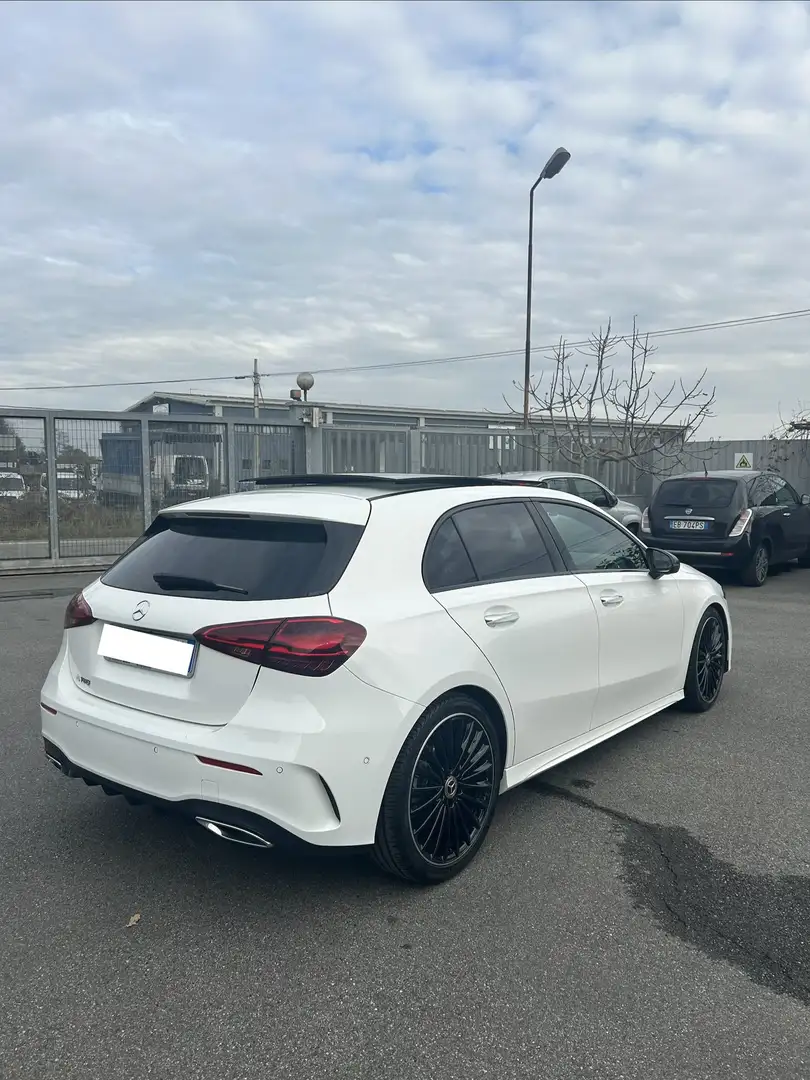 Mercedes-Benz 180 AMG Line Premium Mild Hybrid Wit - 1