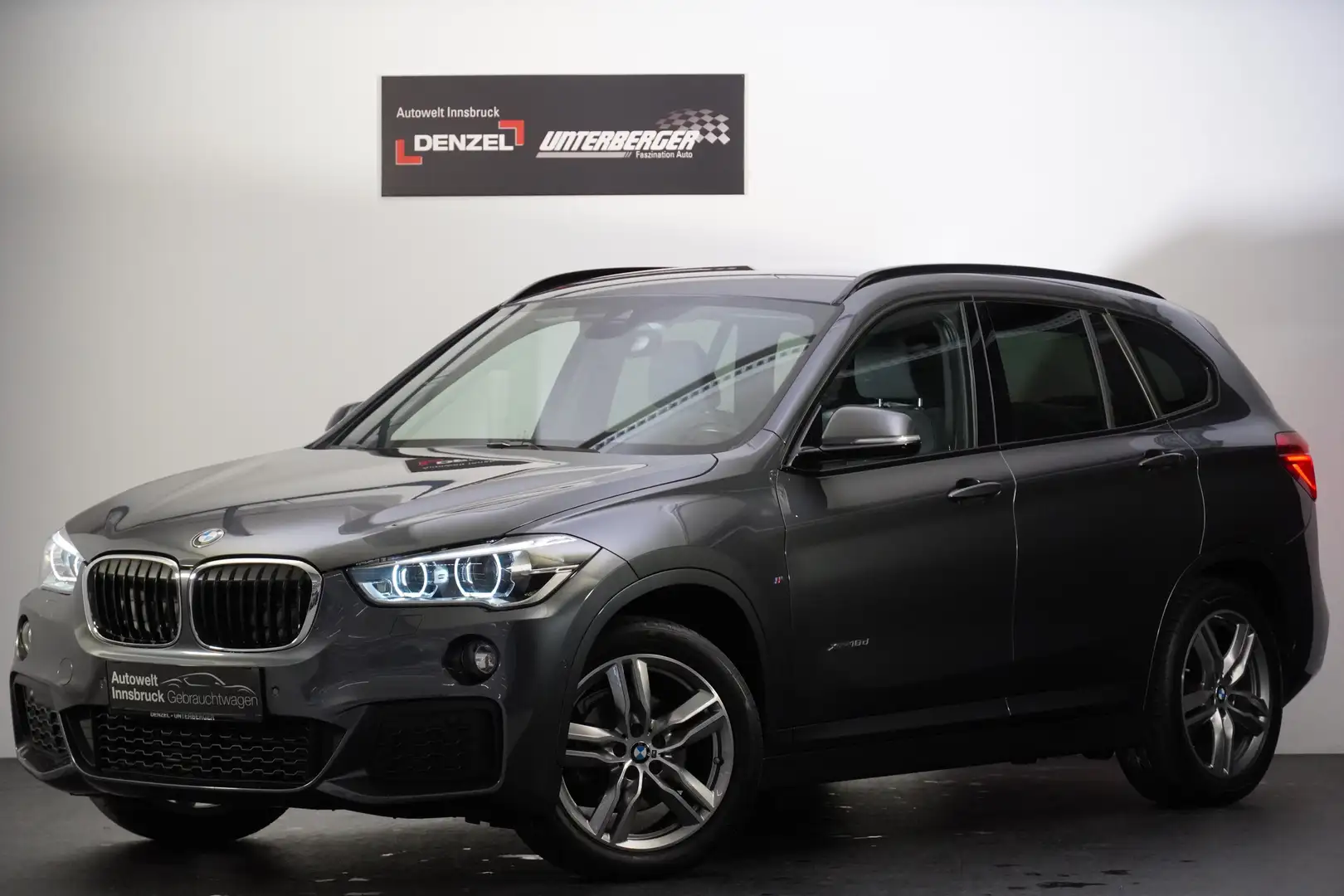 BMW X1 xDrive18d M-Sportpaket Aut. Grau - 1
