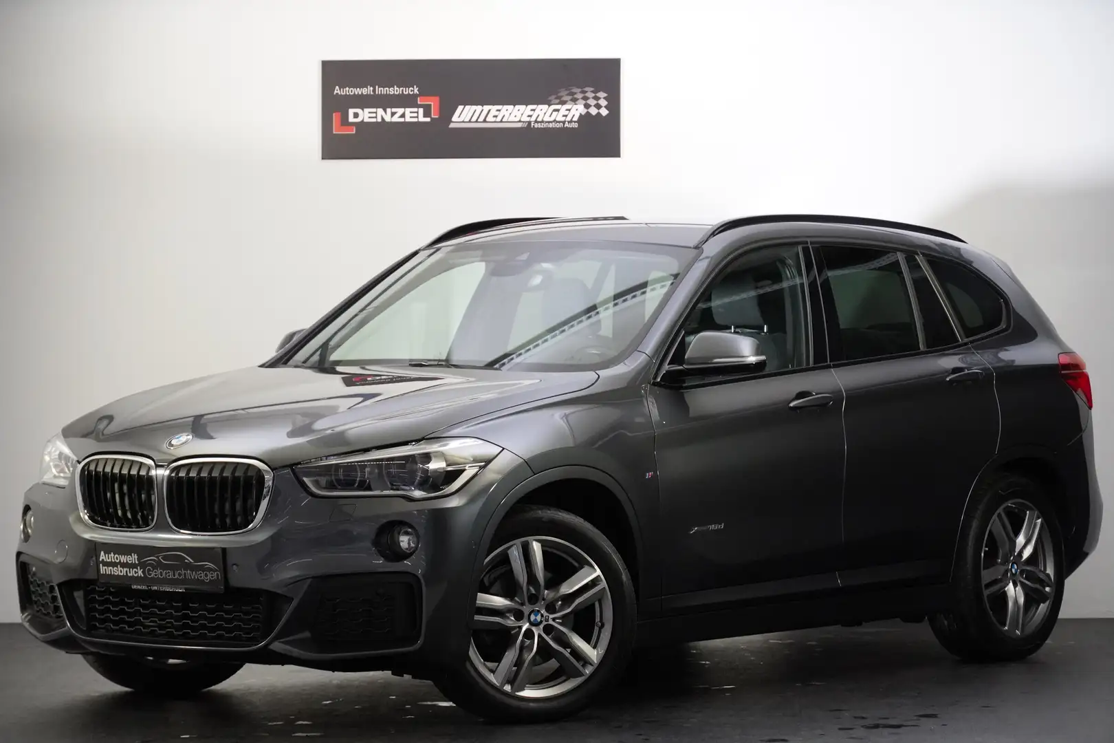 BMW X1 xDrive18d M-Sportpaket Aut. Grau - 2