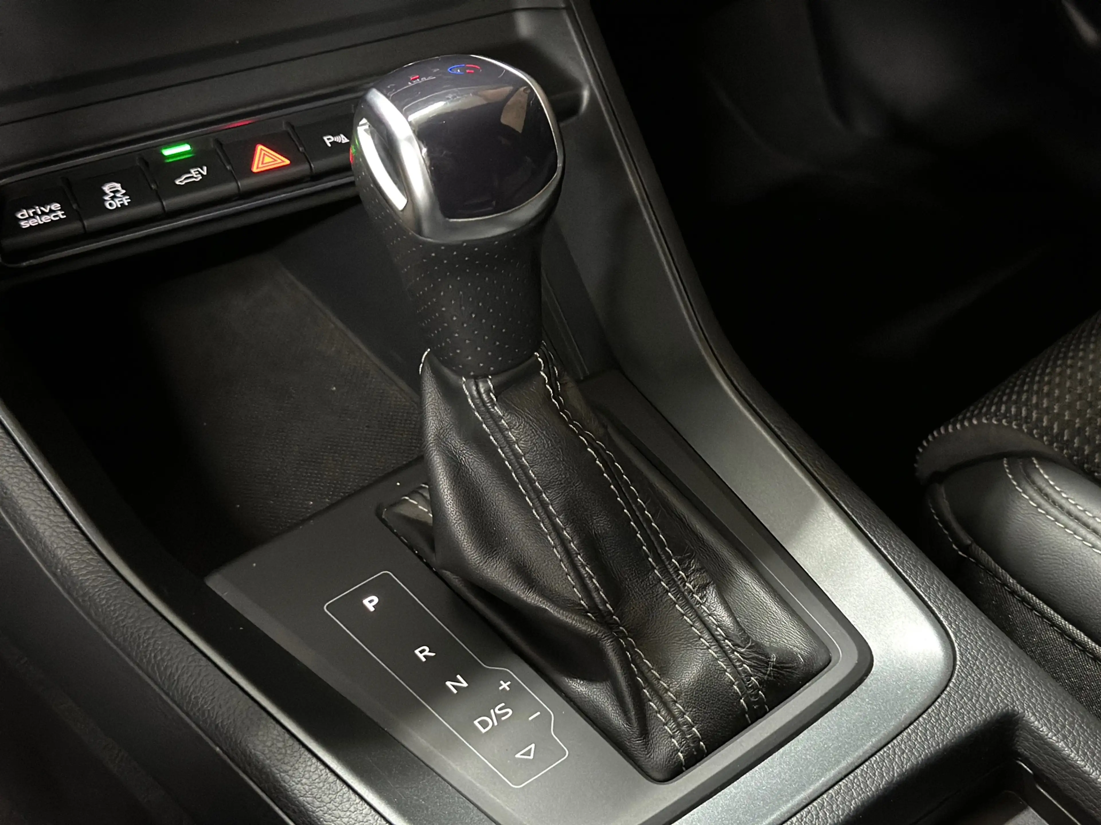 Audi Q3 45 TFSI e S-Line edition | Chronos Grey | ACC | LE — photo 10