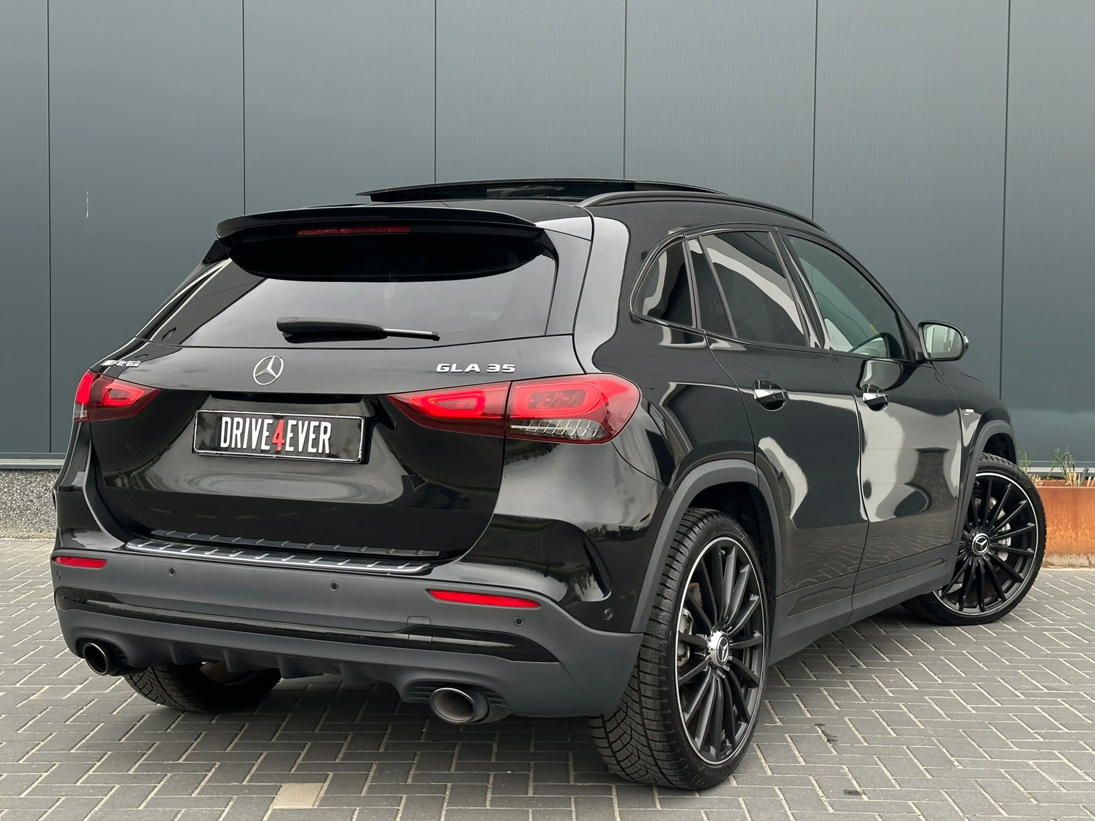 Mercedes-Benz GLA 35 AMG 4MATIC FULL PANO|LAGE KMSTAND|LEDER|SPORTVELGEN — photo 3