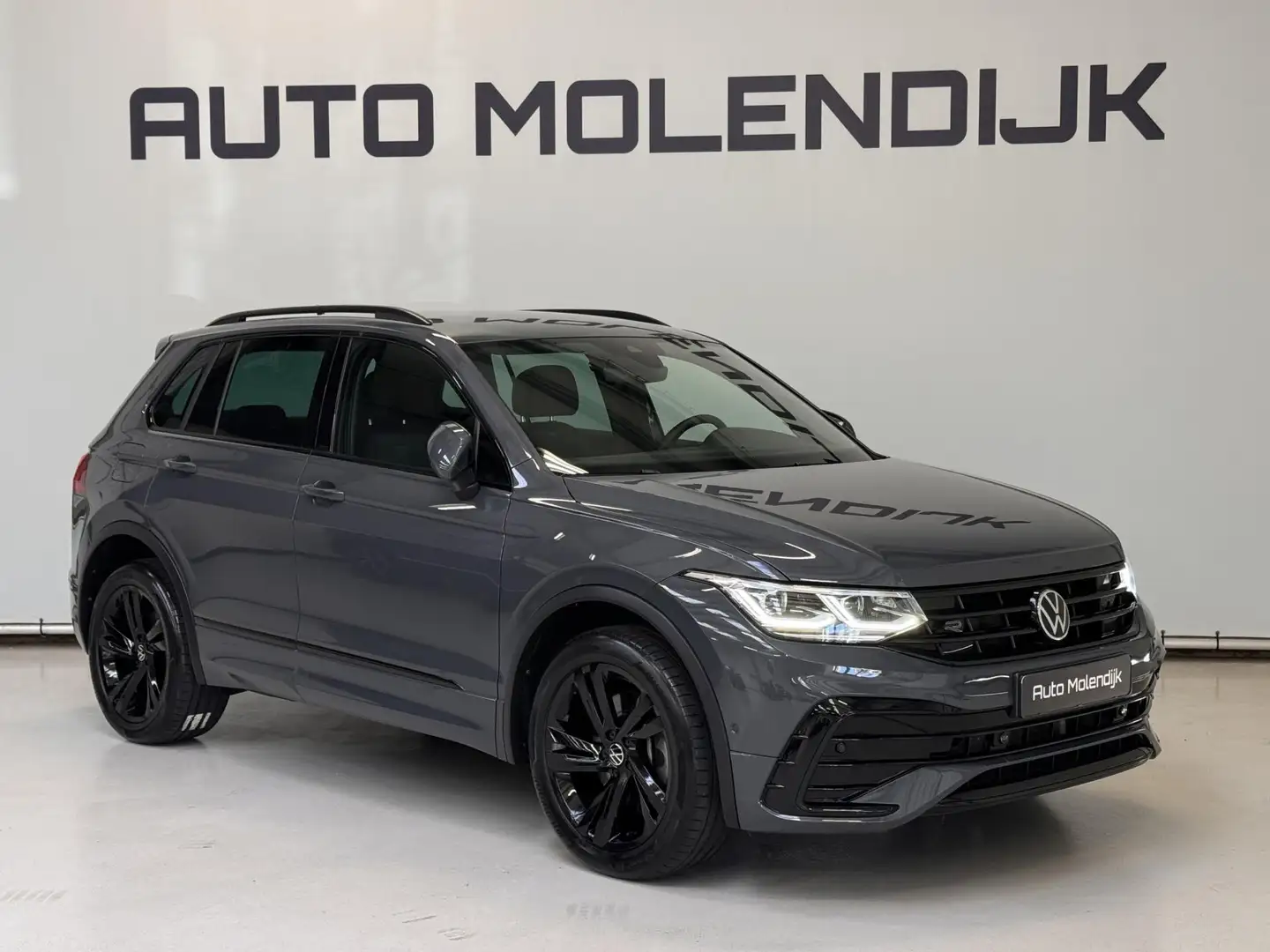 Volkswagen Tiguan 1.4 TSI eHybrid R-Line IQ LED / ACC / Black pakket Grijs - 2