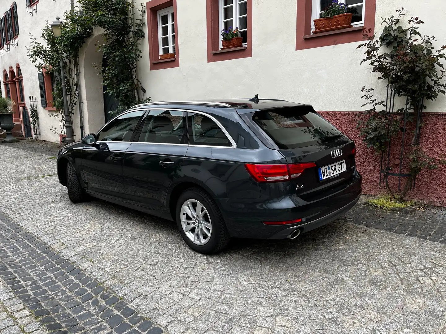 Audi A4 A4 Avant g-tron 2.0 TFSI sport Grau - 2