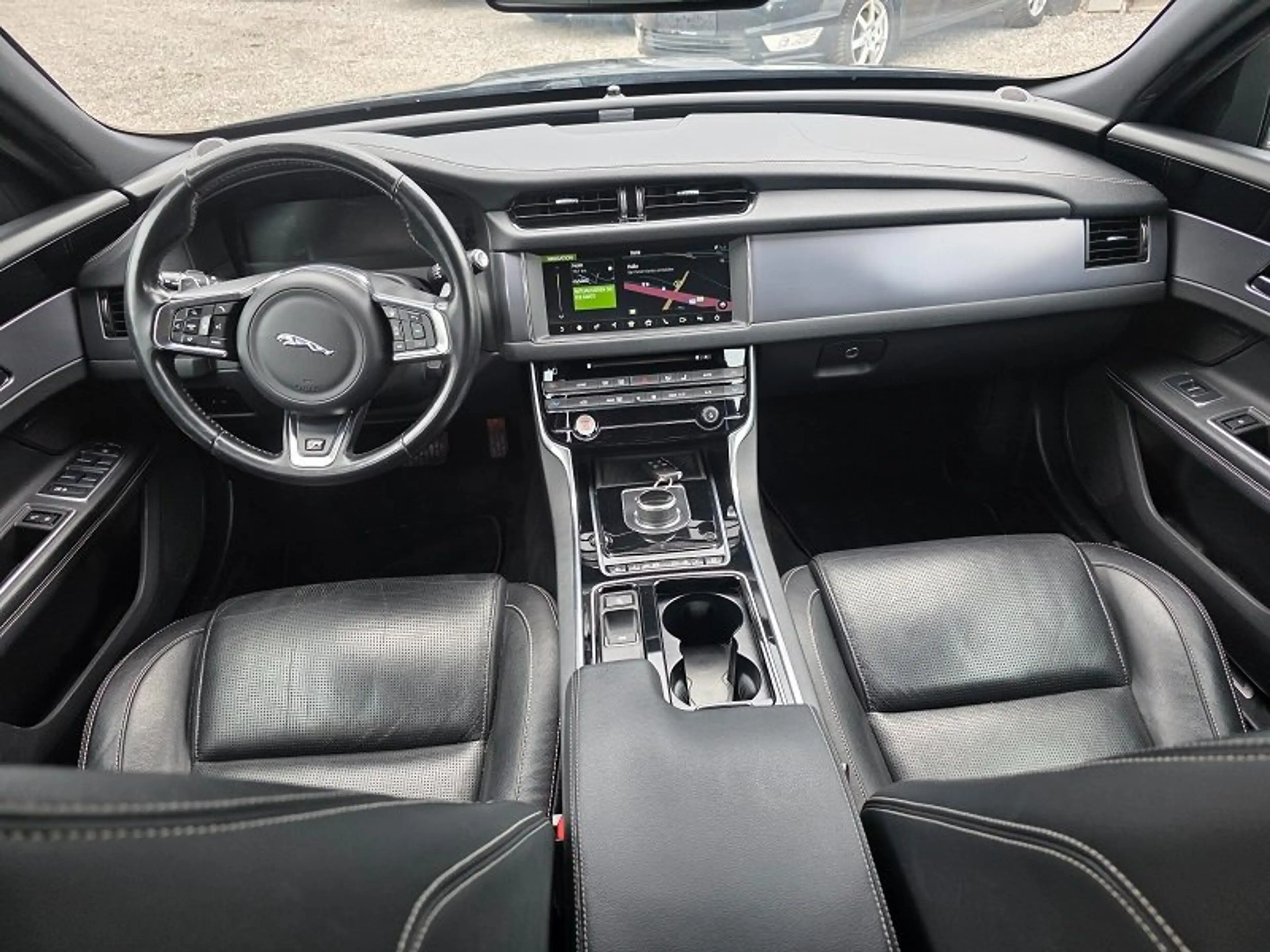 Jaguar XF XF 20d AWD R-Sport Aut. — photo 12