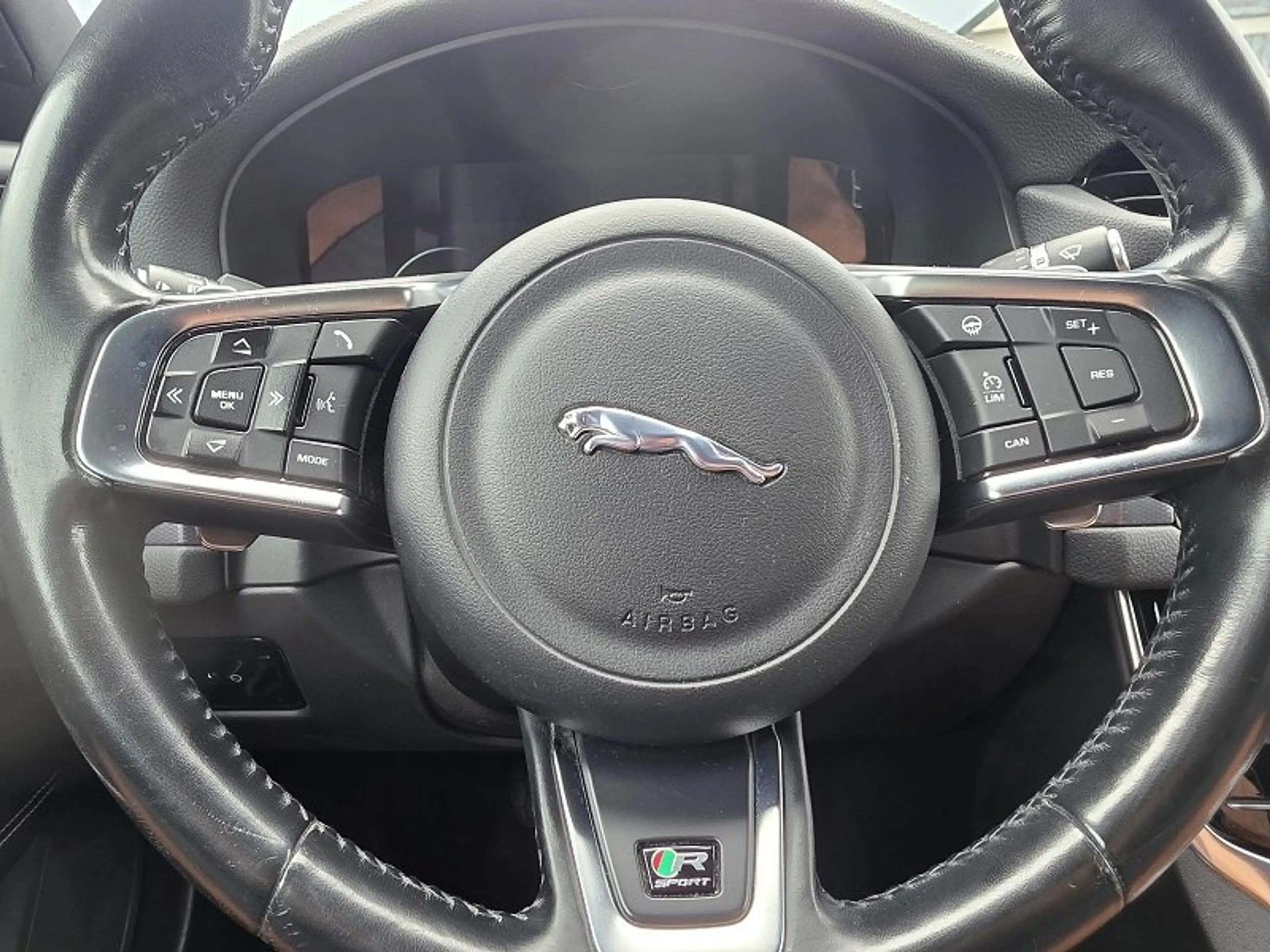 Jaguar XF XF 20d AWD R-Sport Aut. — photo 10