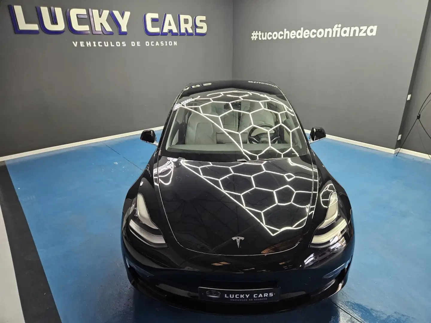 Tesla Model 3 Standard Range Plus RWD Zwart - 1