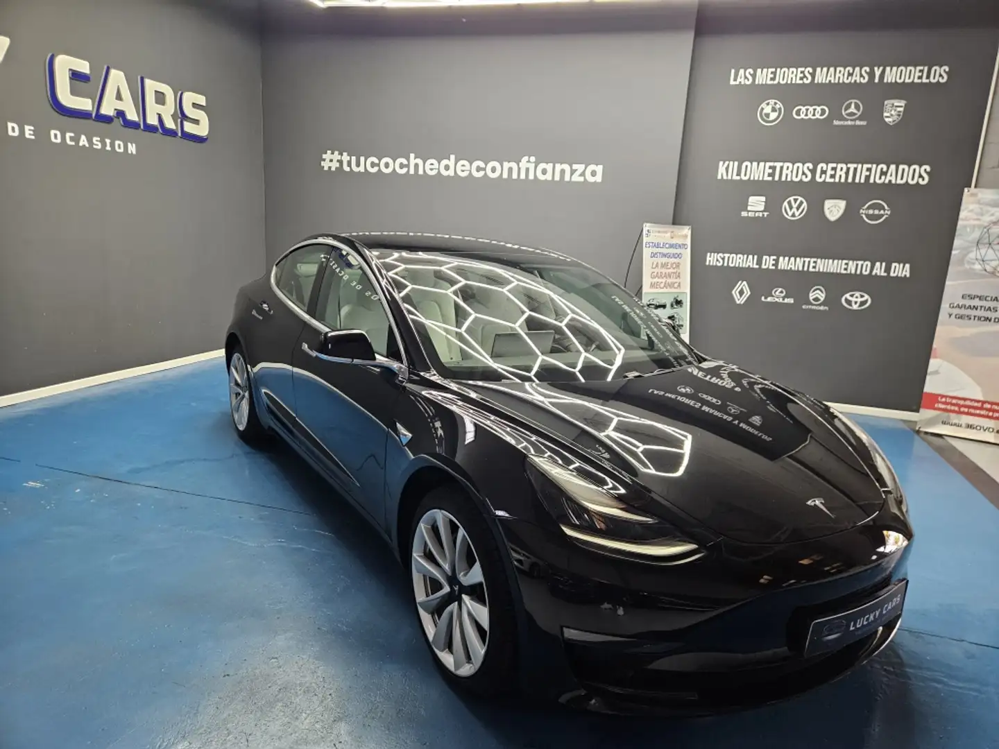 Tesla Model 3 Standard Range Plus RWD Zwart - 2