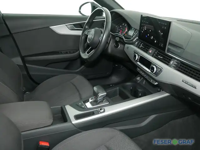 Audi A4 view 5