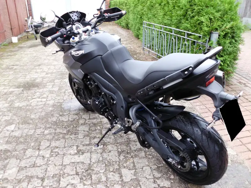 Triumph Tiger 1050 - foto 3